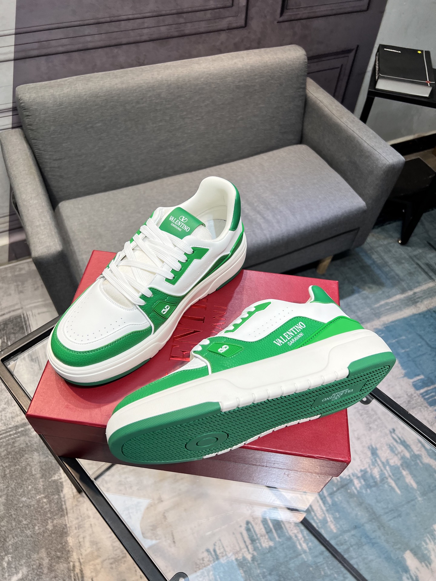 𝑽𝒂𝒍𝒆𝒏𝒕𝒊𝒏𝒐 Valentino 𝑶𝒏𝒆𝑺𝒕𝒖𝒅 Colección de zapatillas de deporte de pareja Valentino 2