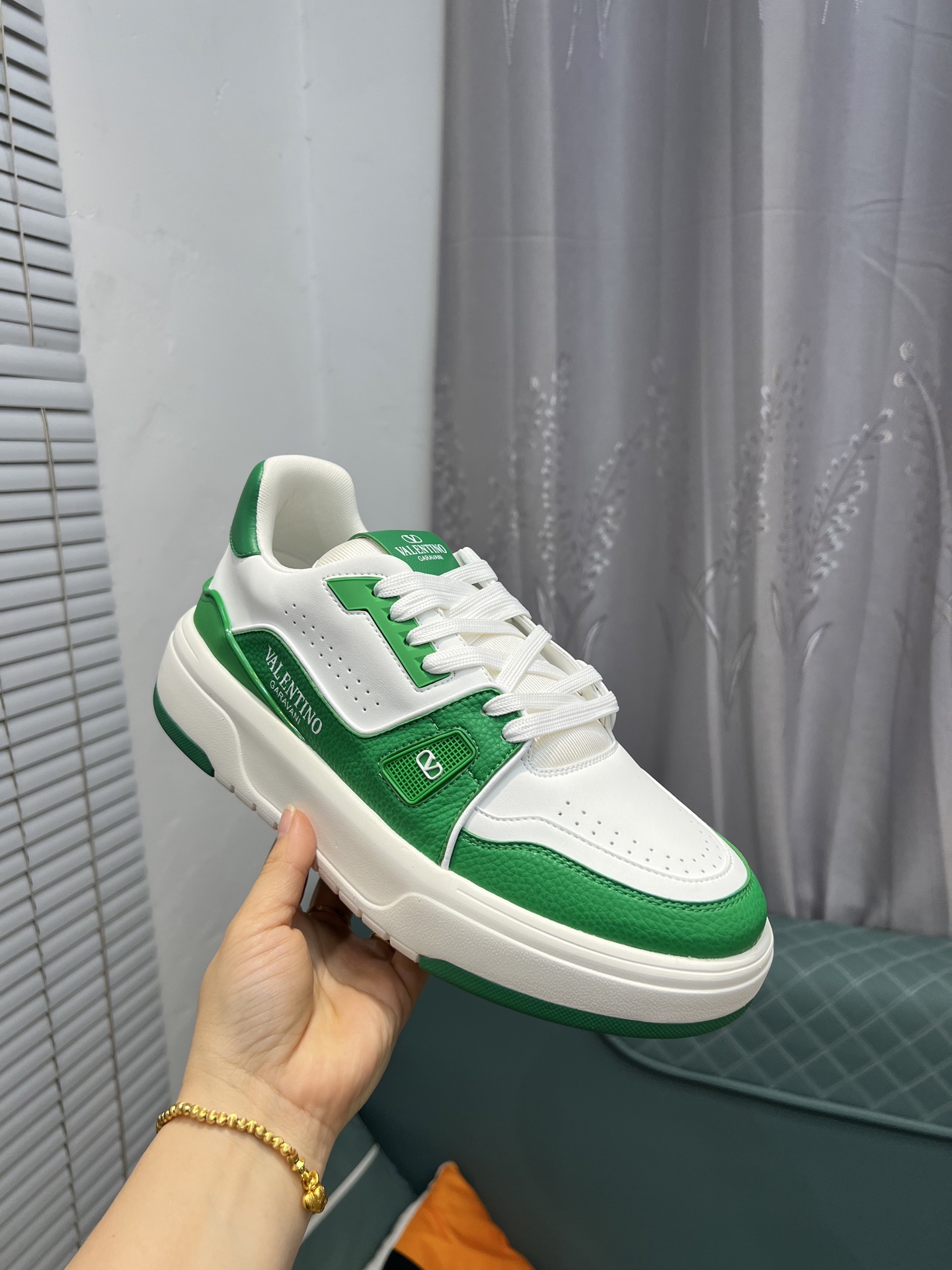𝑽𝒂𝒍𝒆𝒏𝒕𝒊𝒏𝒐 Valentino 𝑶𝒏𝒆𝑺𝒕𝒖𝒅 Colección de zapatillas de deporte de pareja Valentino 2
