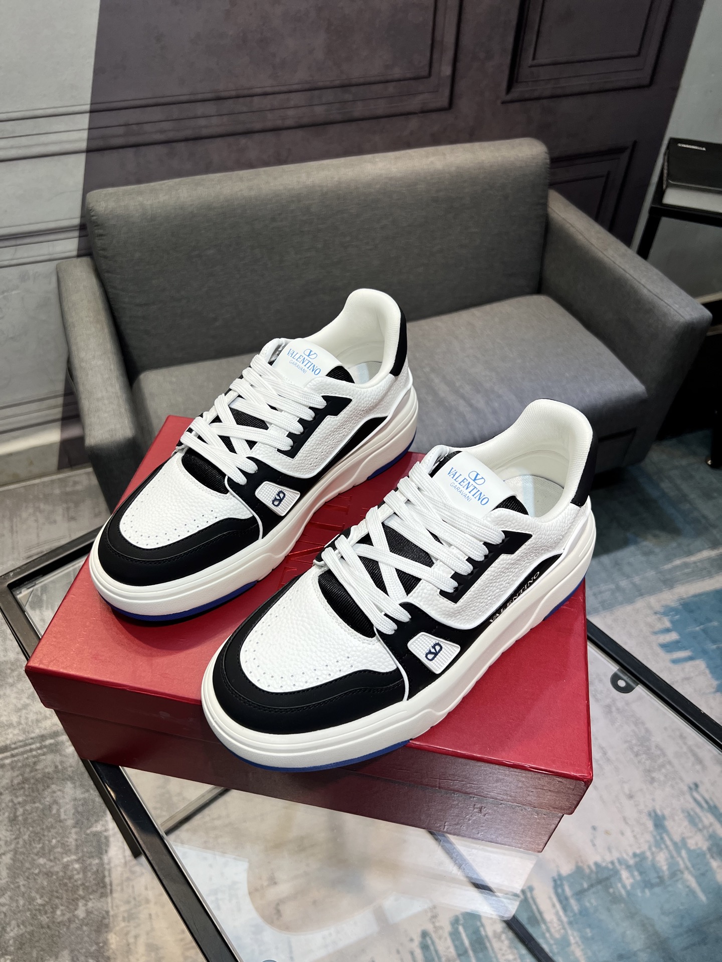 𝑽𝒂𝒍𝒆𝒏𝒕𝒊𝒏𝒐 Valentino 𝑶𝒏𝒆𝑺𝒕𝒖𝒅 Colección de zapatillas de deporte de pareja Valentino 2