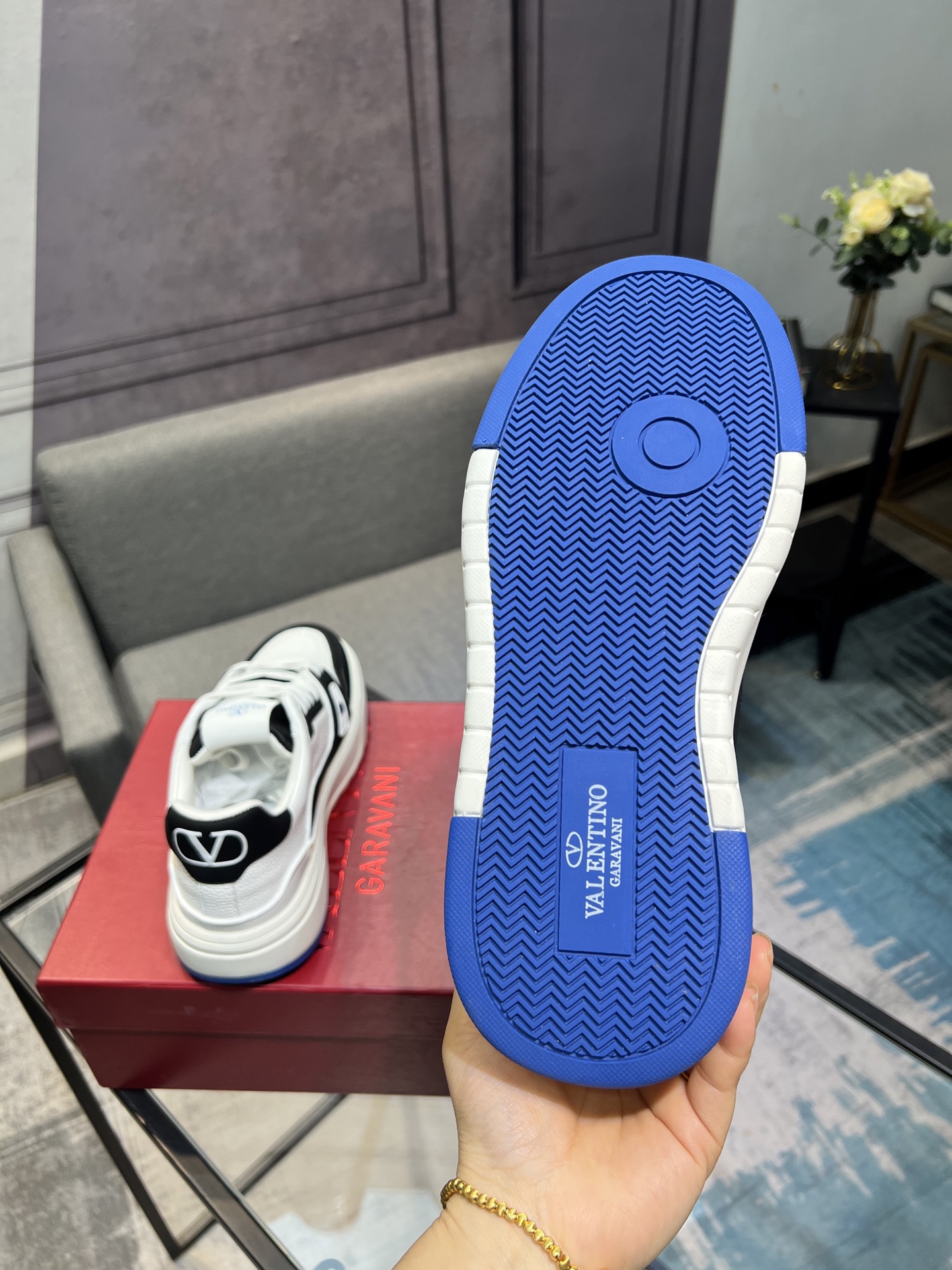 𝑽𝒂𝒍𝒆𝒏𝒕𝒊𝒏𝒐 Valentino 𝑶𝒏𝒆𝑺𝒕𝒖𝒅 Colección de zapatillas de deporte de pareja Valentino 2