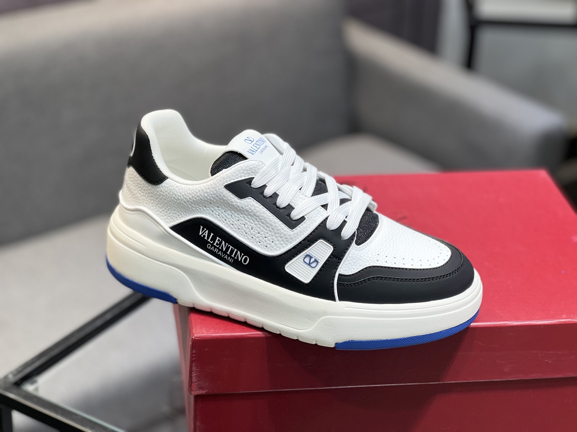 𝑽𝒂𝒍𝒆𝒏𝒕𝒊𝒏𝒐 Valentino 𝑶𝒏𝒆𝑺𝒕𝒖𝒅 Colección de zapatillas de deporte de pareja Valentino 2