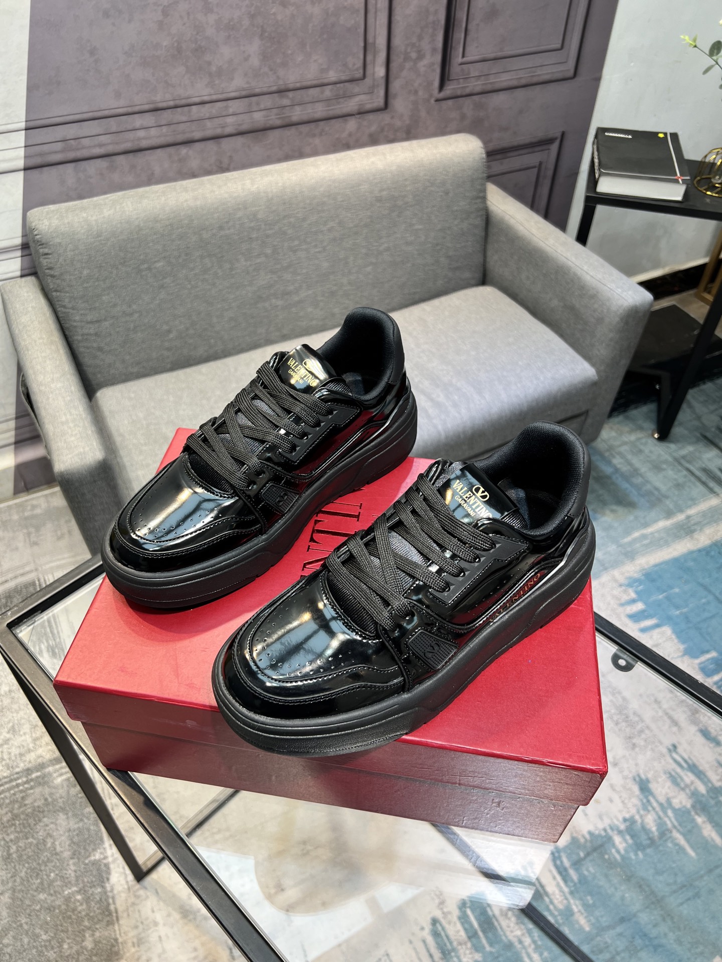 𝑽𝒂𝒍𝒆𝒏𝒕𝒊𝒏𝒐 Valentino 𝑶𝒏𝒆𝑺𝒕𝒖𝒅 Colección de zapatillas de deporte de pareja Valentino 2