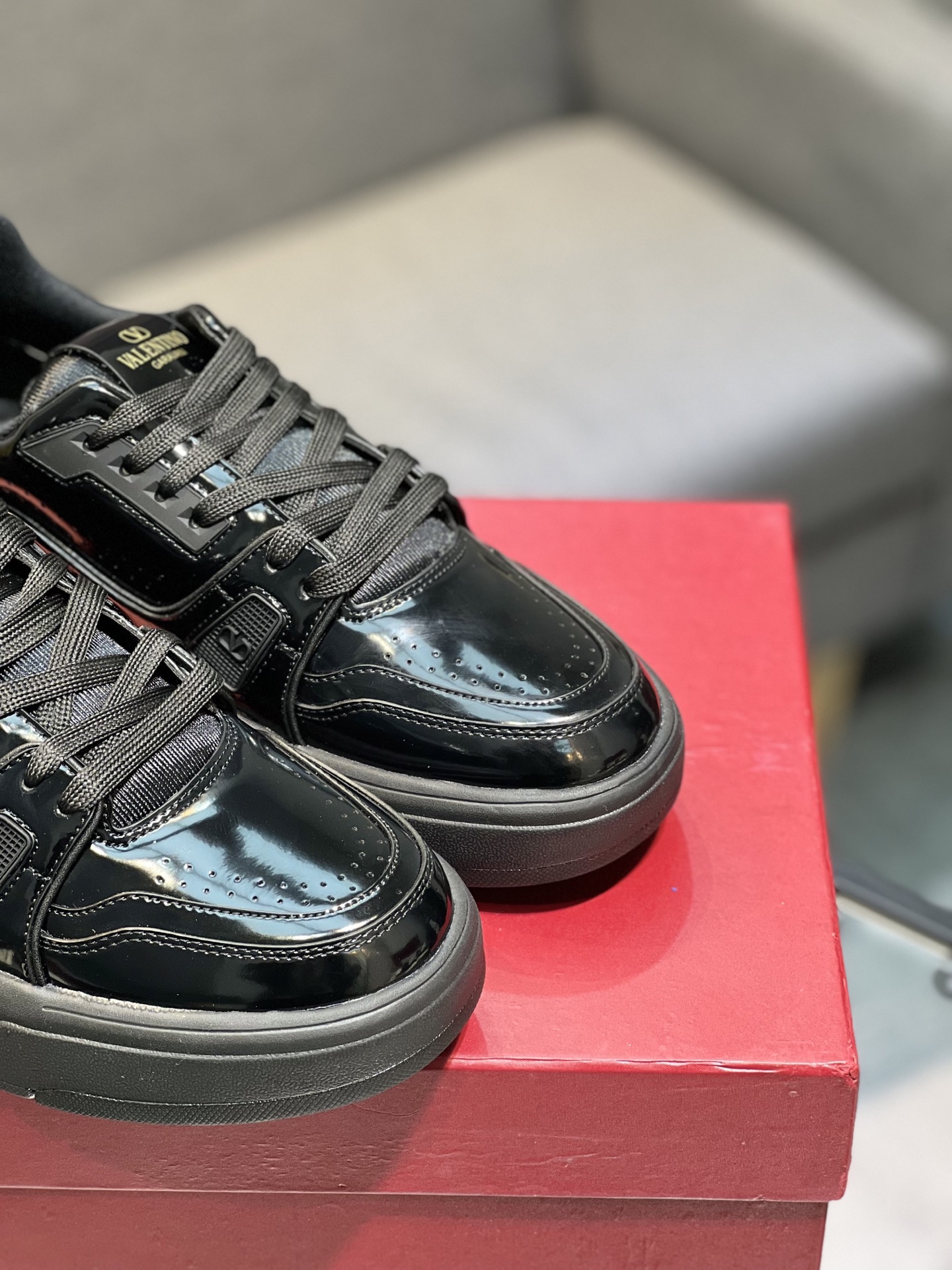 𝑽𝒂𝒍𝒆𝒏𝒕𝒊𝒏𝒐 Valentino 𝑶𝒏𝒆𝑺𝒕𝒖𝒅 Colección de zapatillas de deporte de pareja Valentino 2