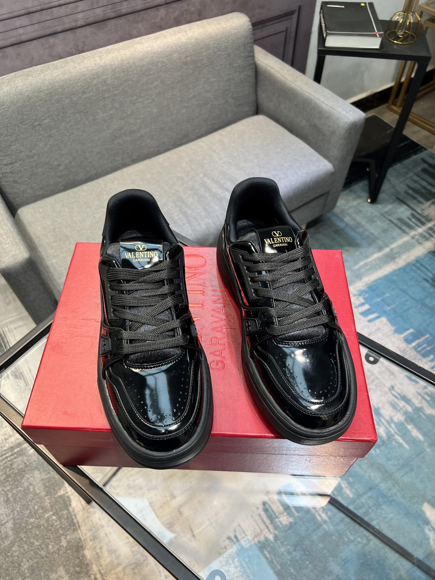 𝑽𝒂𝒍𝒆𝒏𝒕𝒊𝒏𝒐 Valentino 𝑶𝒏𝒆𝑺𝒕𝒖𝒅 Colección de zapatillas de deporte de pareja Valentino 2