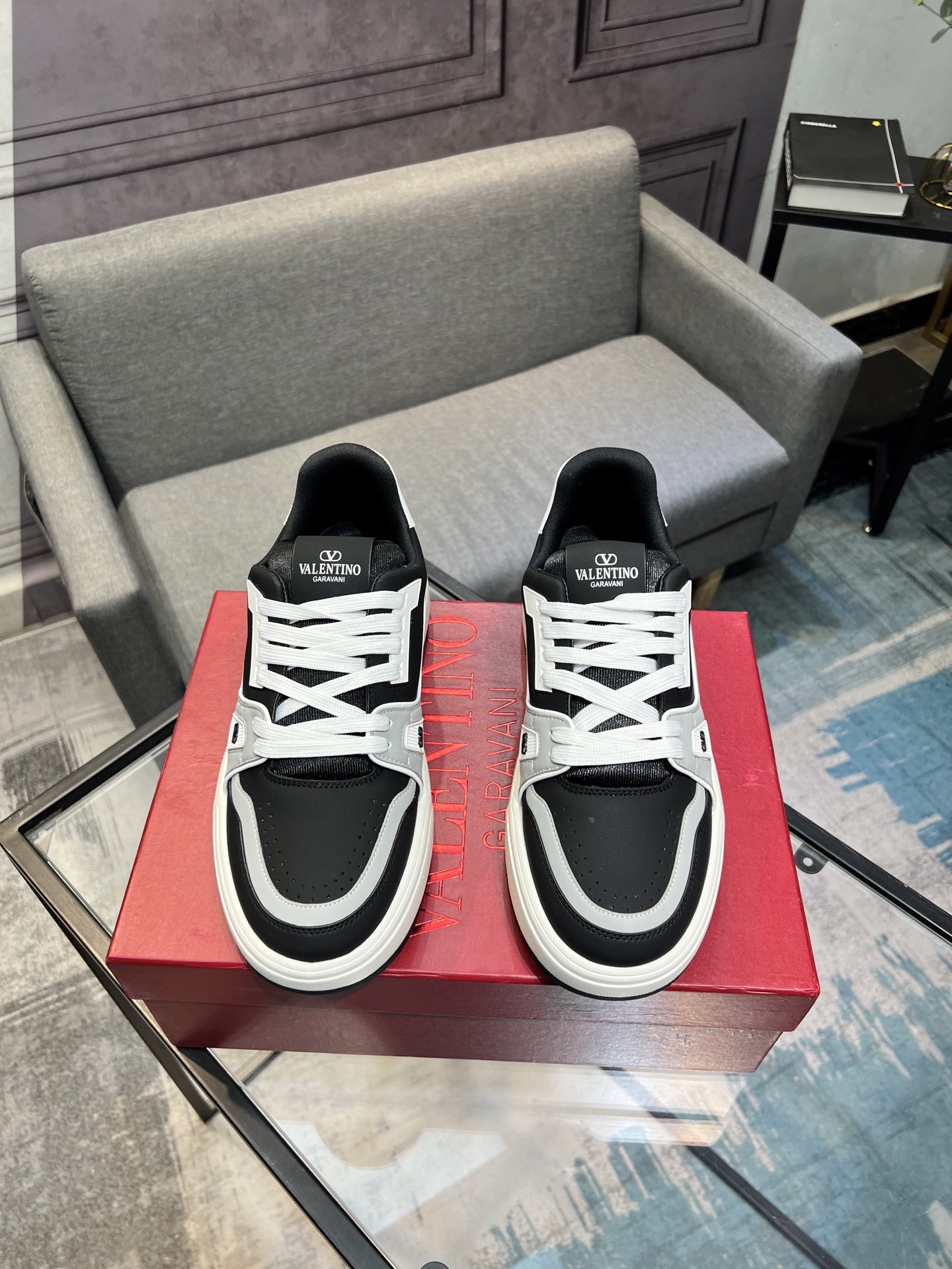 𝑽𝒂𝒍𝒆𝒏𝒕𝒊𝒏𝒐 Valentino 𝑶𝒏𝒆𝑺𝒕𝒖𝒅 Colección de zapatillas de deporte de pareja Valentino 2