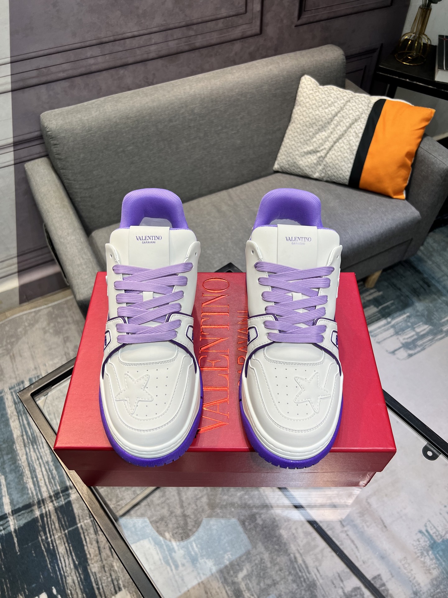 Valentino Valentino 2023 principios de otoño nuevos zapatos estrella en línea! ¡Wang Hedi Ren Jialun