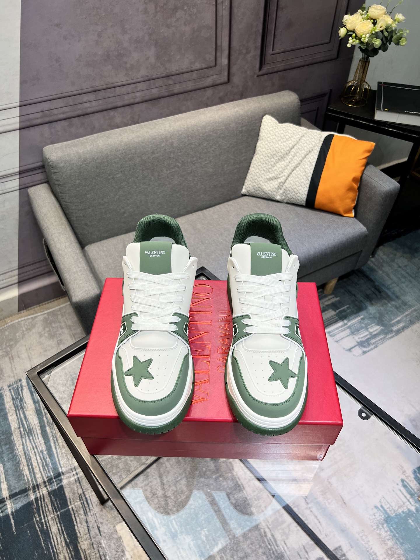 Valentino Valentino 2023 principios de otoño nuevos zapatos estrella en línea! ¡Wang Hedi Ren Jialun
