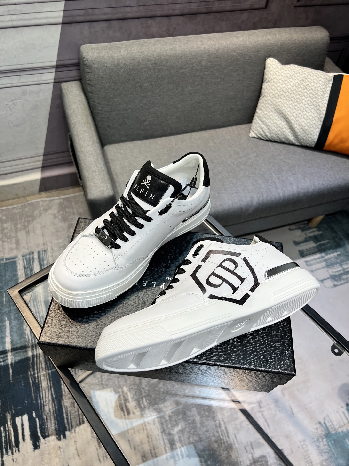 Philipp Plein White Leather Low-Top Sneakers Skull Accent - Sizes 38-44 4 i1742399486182 8222 0 2