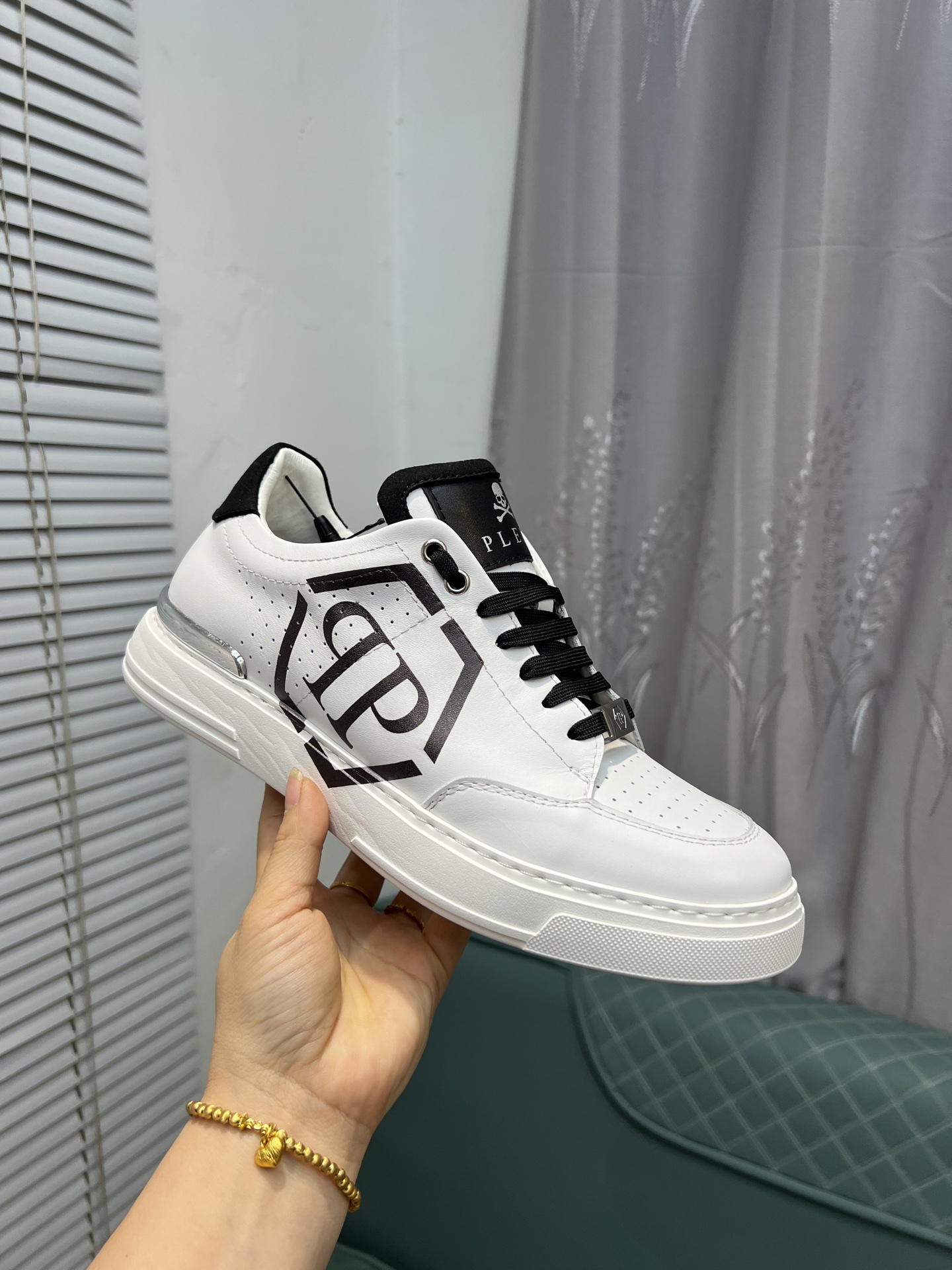 Philipp Plein White Leather Low-Top Sneakers Skull Accent - Sizes 38-44 6 i1742399486208 2452 0 4