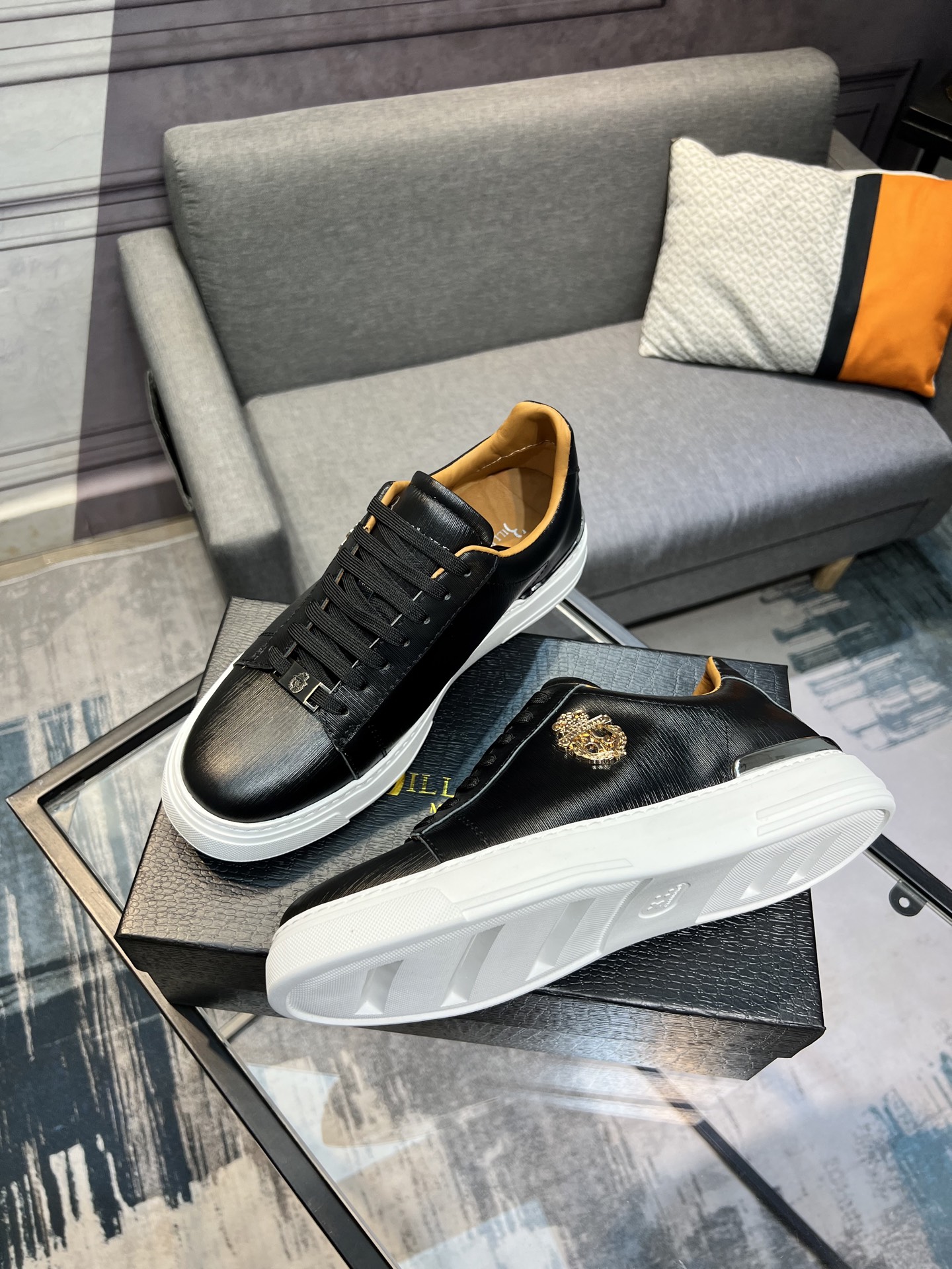 Billionaire Men's Black Leather Lace-Up Sneakers with Metal Hardware Details 4 i1742399572410 6754 0 2