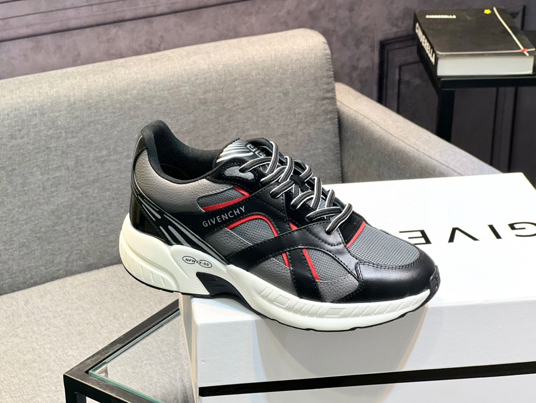 GIVENCHY Men's City Sport Sneakers in Leather and Mesh - Black/Grey 32 i1742485795313 1672 0 8