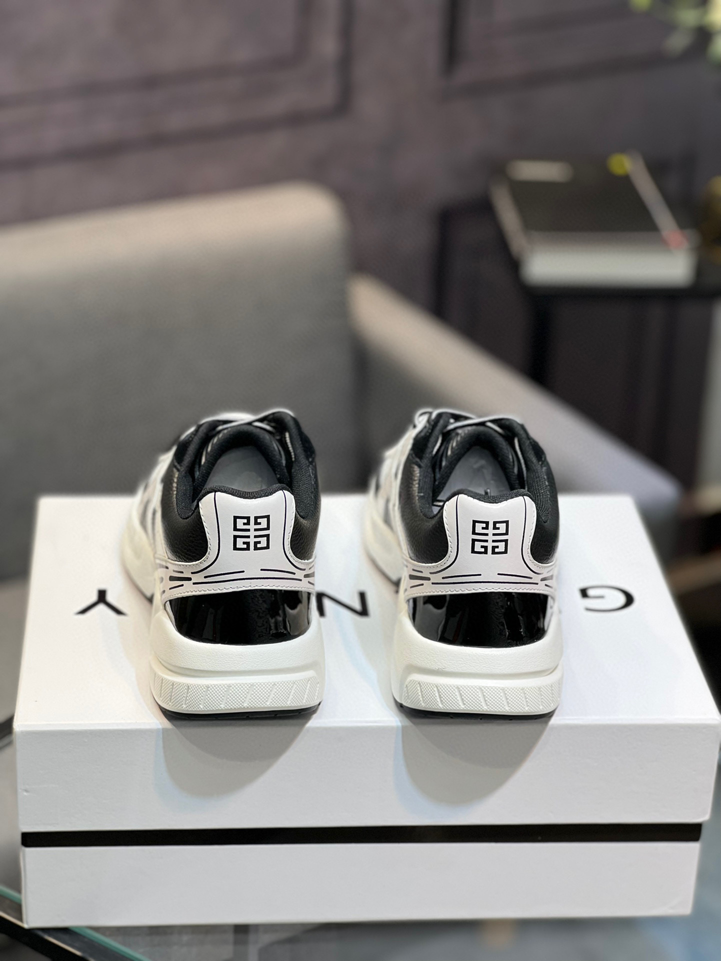 GIVENCHY Men's City Sport Sneakers in White Leather, Size 39-44 30 i1742485832135 3535 0 6