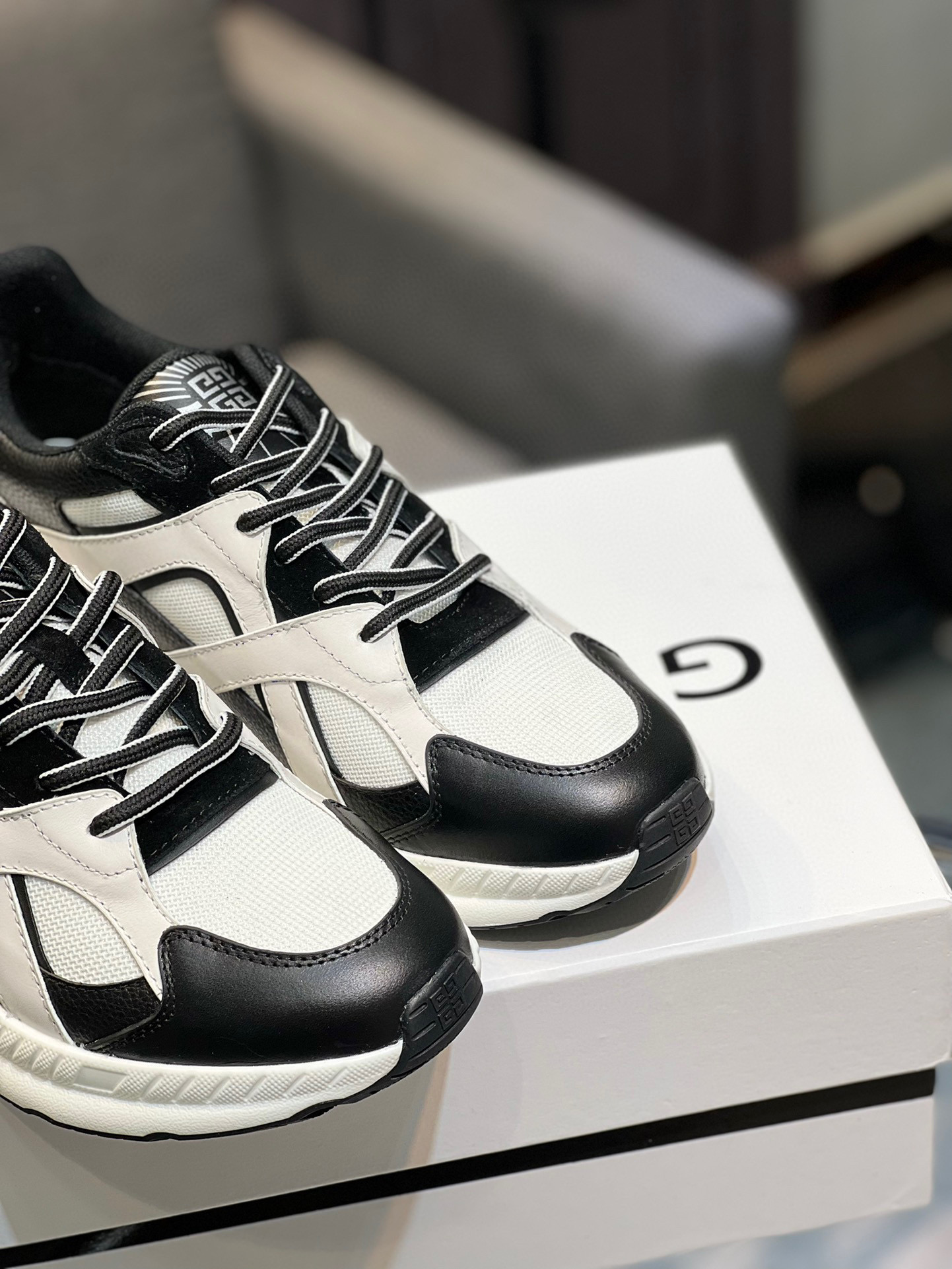 GIVENCHY Men's City Sport Sneakers in White Leather, Size 39-44 31 i1742485832136 6084 0 7
