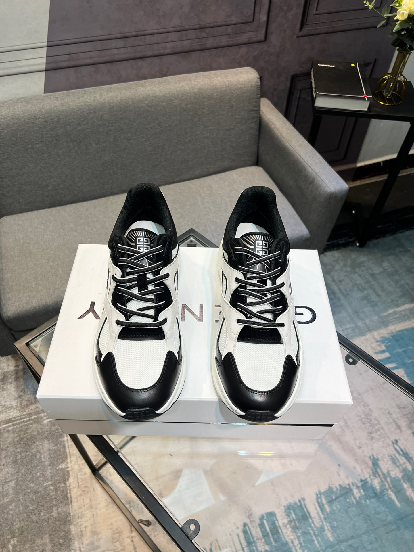 GIVENCHY Men's City Sport Sneakers in White Leather, Size 39-44 24 i1742485832552 7692 0 0