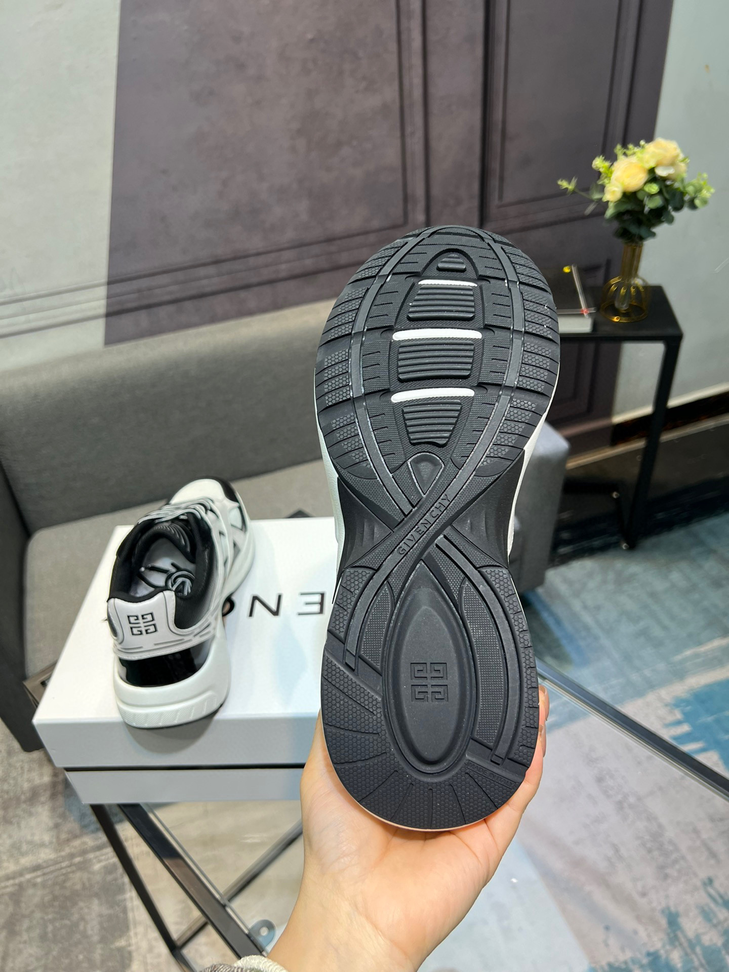 GIVENCHY Men's City Sport Sneakers in White Leather, Size 39-44 29 i1742485832553 4778 0 5