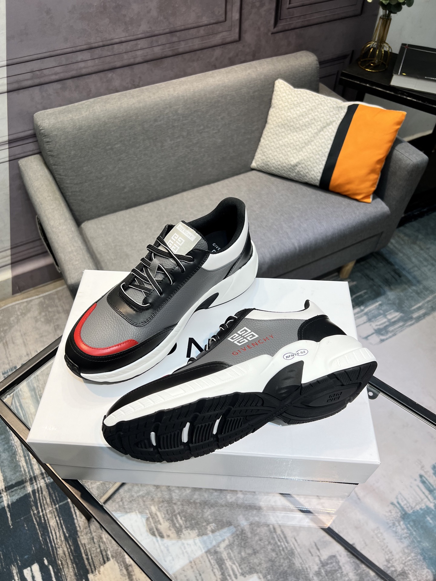 G I V E N C H Y Men's Leather Sneakers - Comfortable & Stylish 26 i1742485924960 6243 0 2