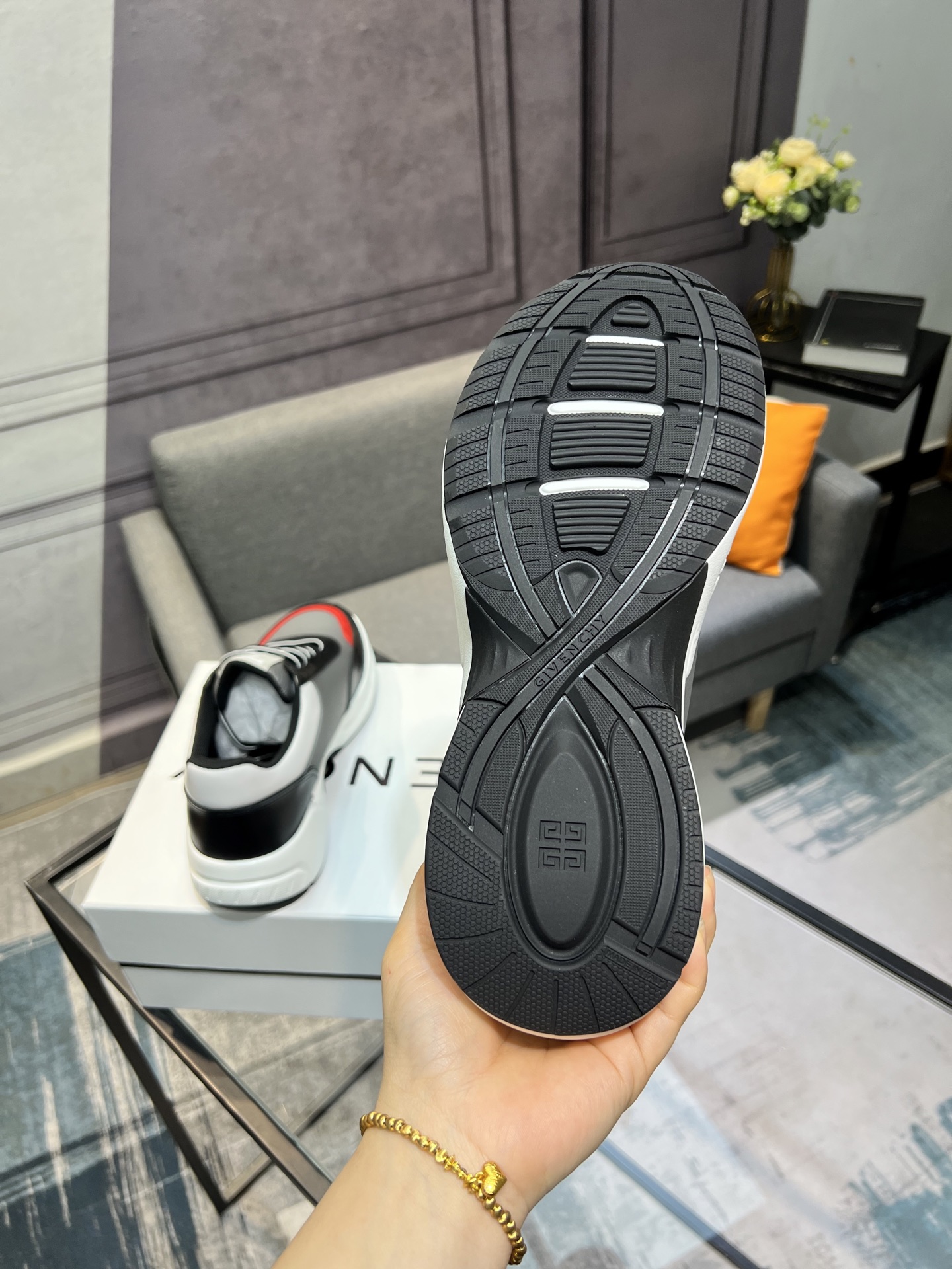 G I V E N C H Y Men's Leather Sneakers - Comfortable & Stylish 29 i1742485925096 8610 0 5