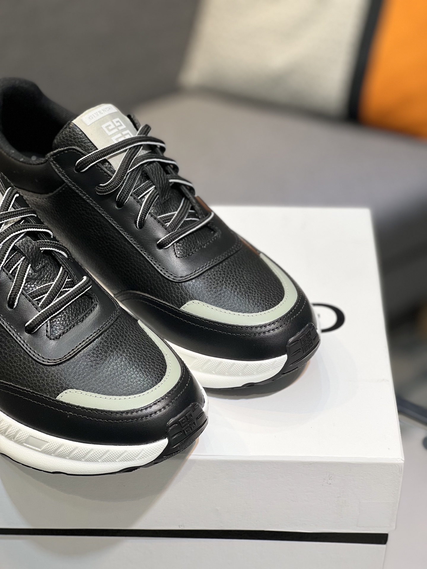 G I V E N C H Y Men's Black Leather Lace-Up Sneakers 9 i1742485942982 2858 0 7
