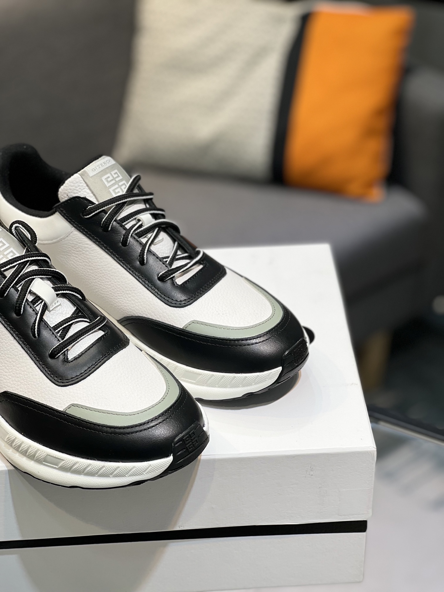 G I V E N C H Y Men's City Sport Sneakers in Leather - Black and White 31 i1742485972822 6466 0 7