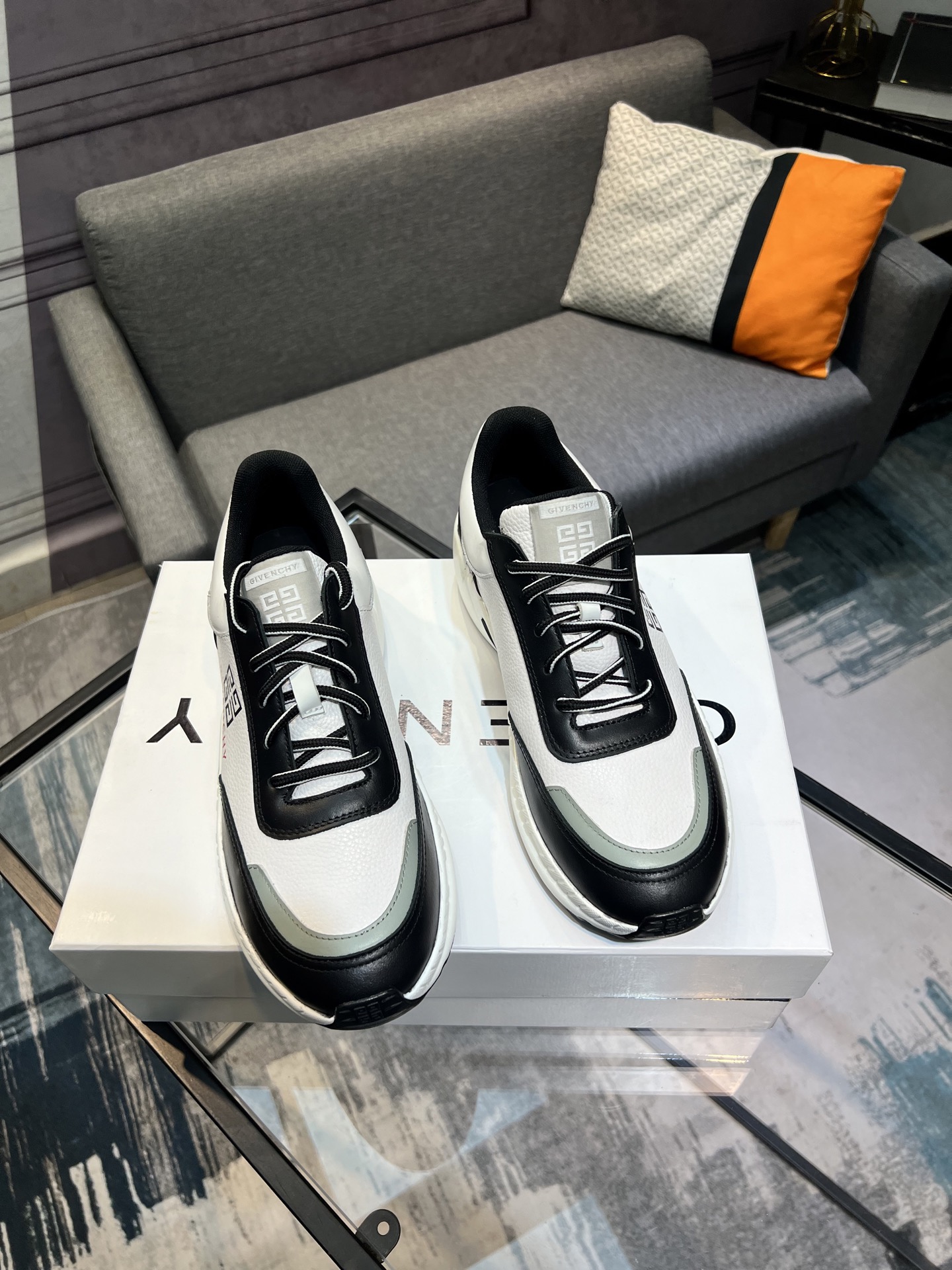 G I V E N C H Y Men's City Sport Sneakers in Leather - Black and White 27 i1742485972828 9939 0 3