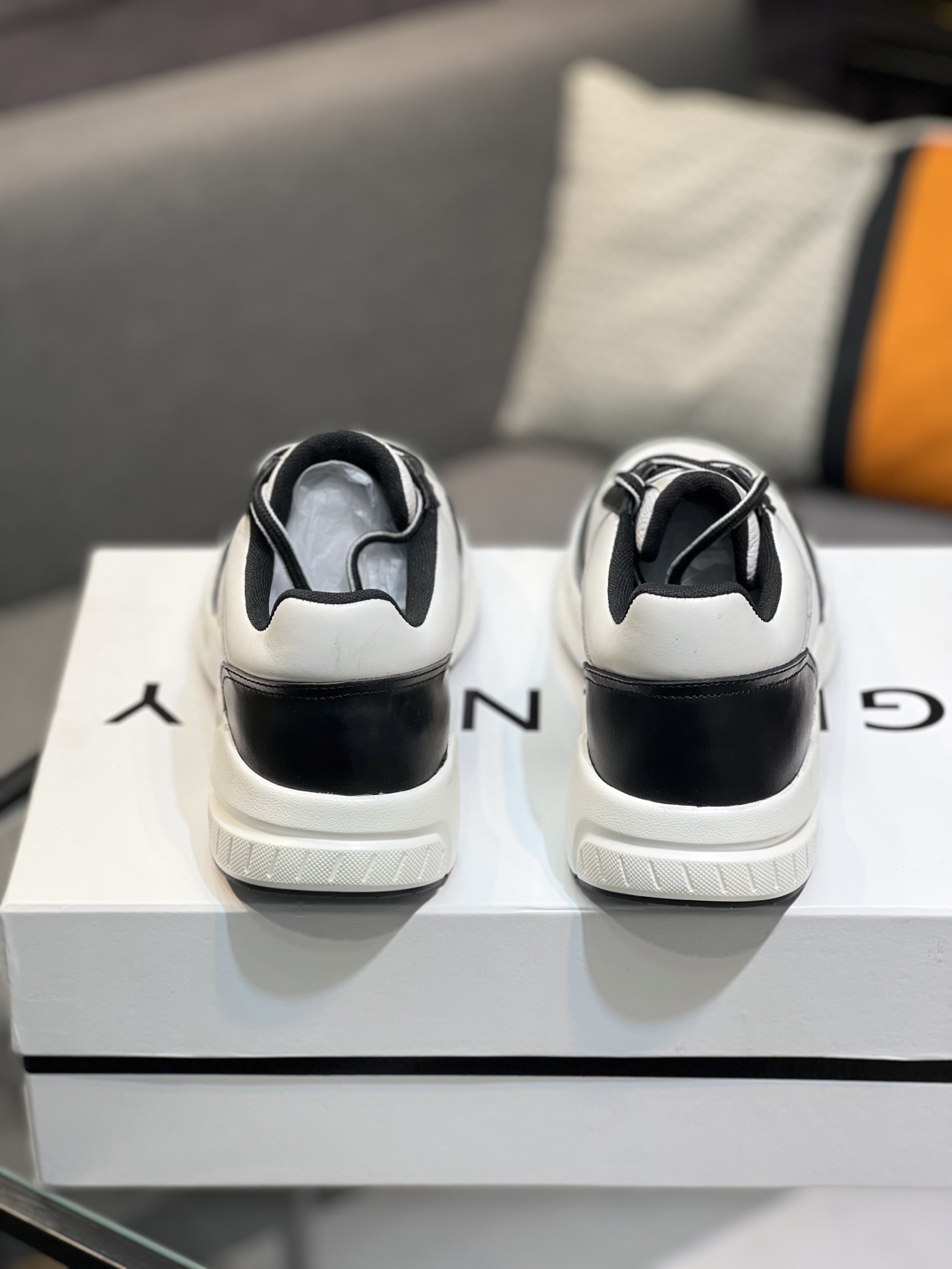 G I V E N C H Y Men's City Sport Sneakers in Leather - Black and White 30 i1742485973627 8669 0 6