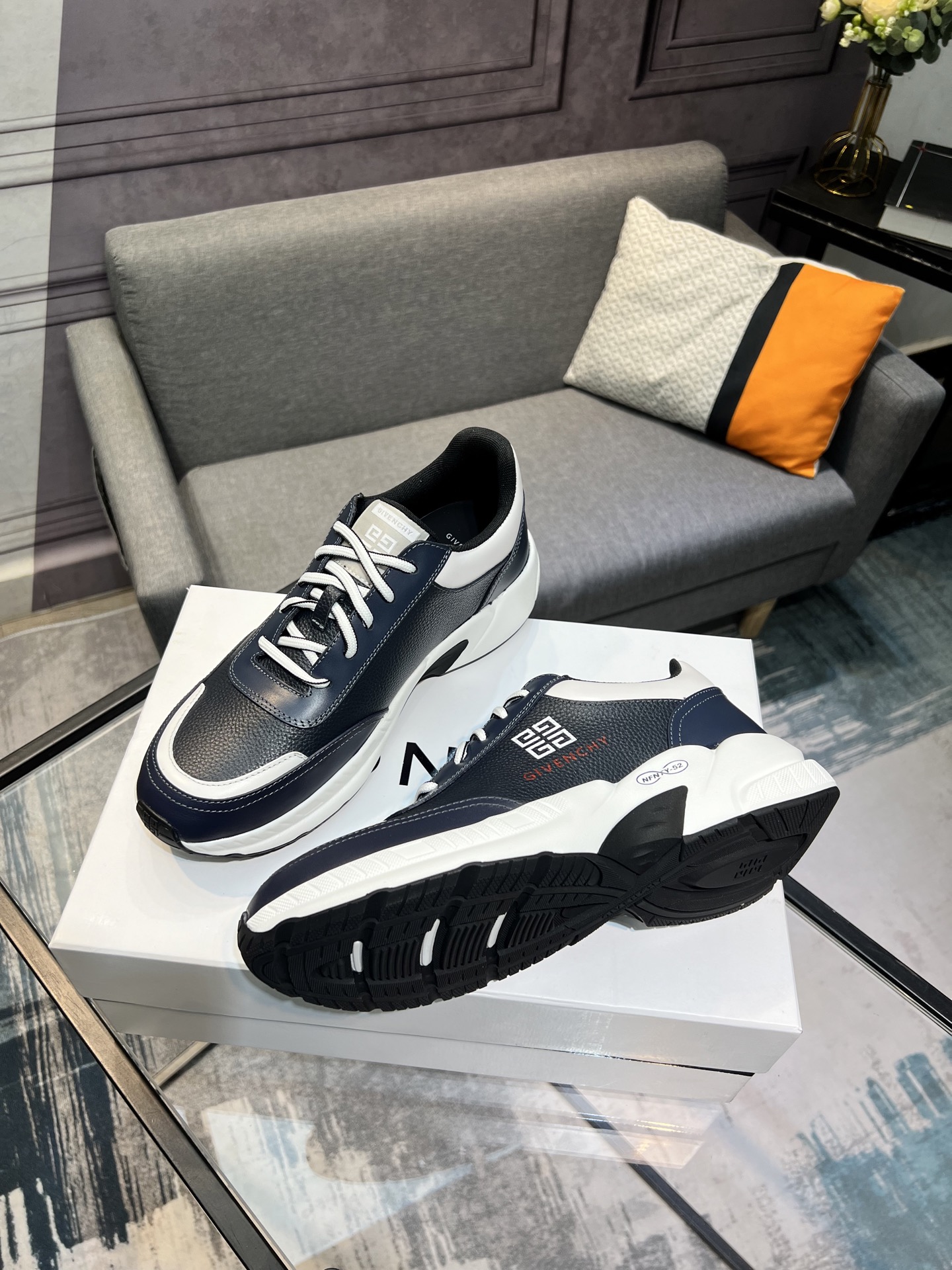 G I V E N C H Y Men's Leather Sneakers, Size 39-44, New Collection 4 i1742485991613 811 0 2
