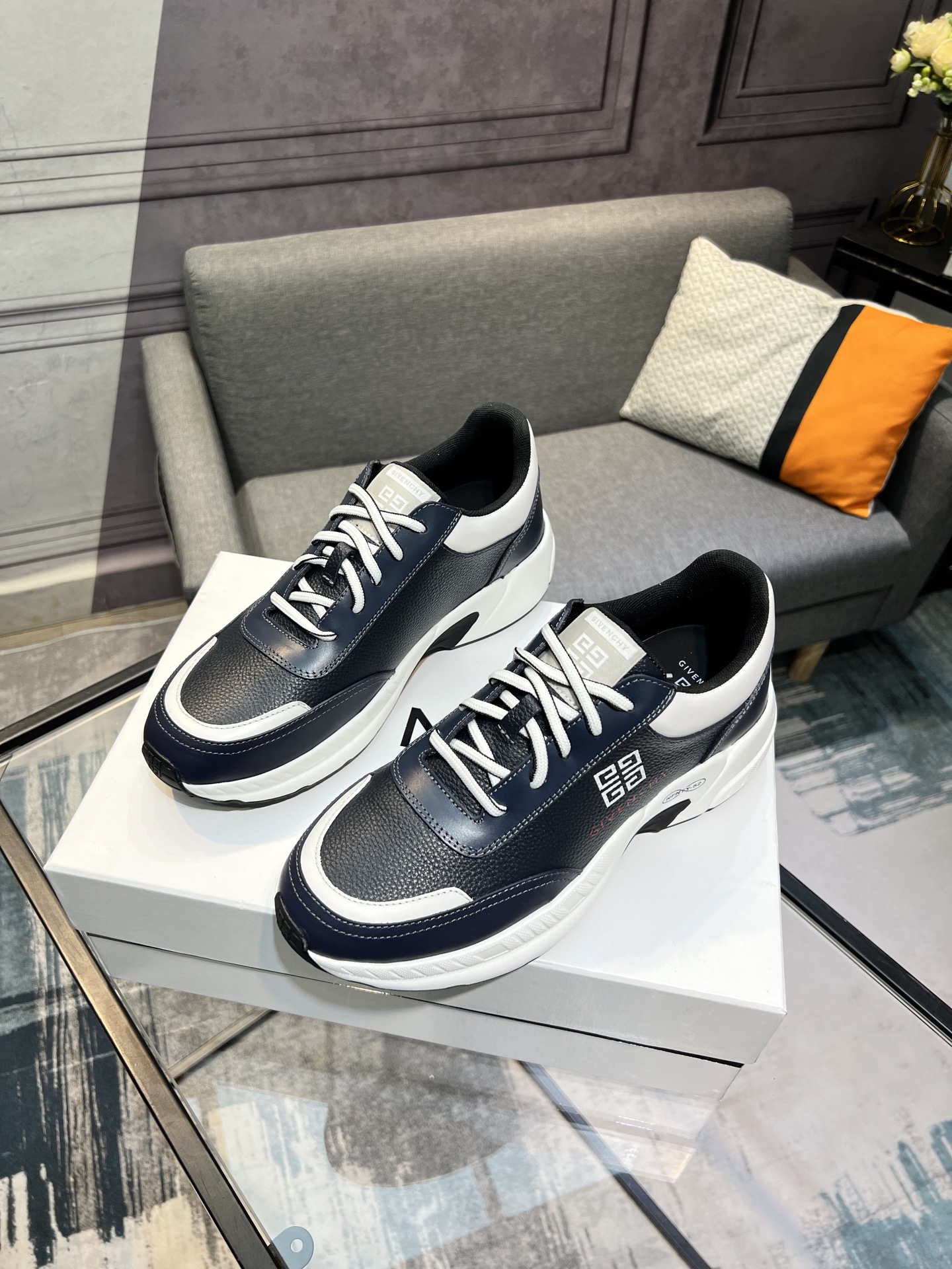 G I V E N C H Y Men's Leather Sneakers, Size 39-44, New Collection 3 i1742485992506 8314 0 1