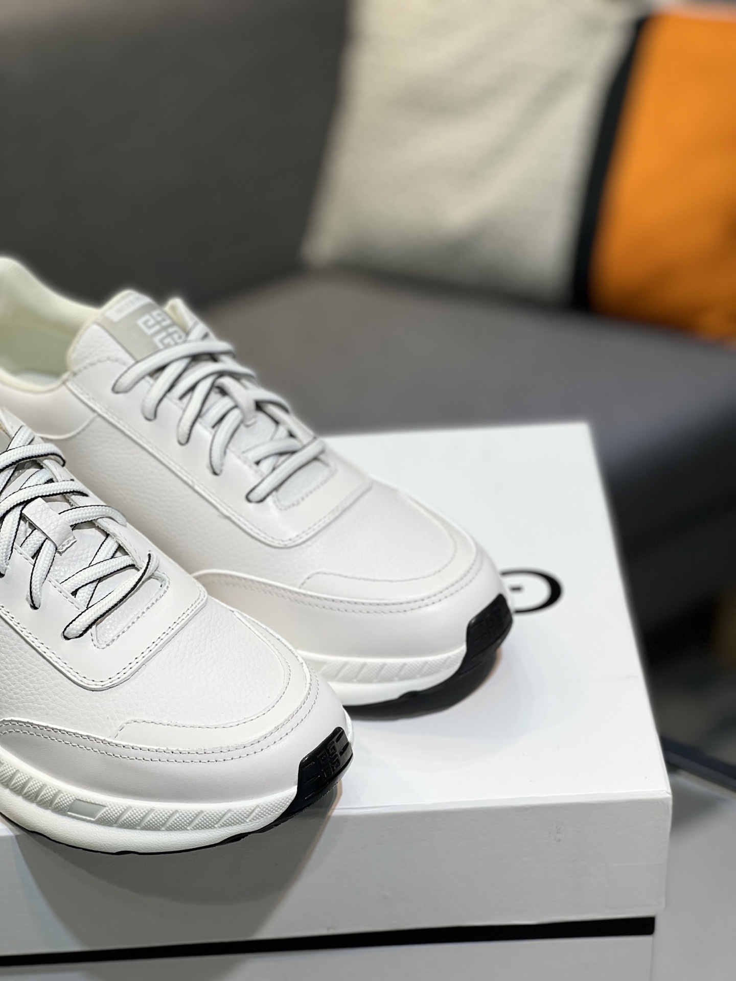 G I V E N C H Y Men's White Leather Sneakers, Sizes 39-44 31 i1742486011156 5603 0 7