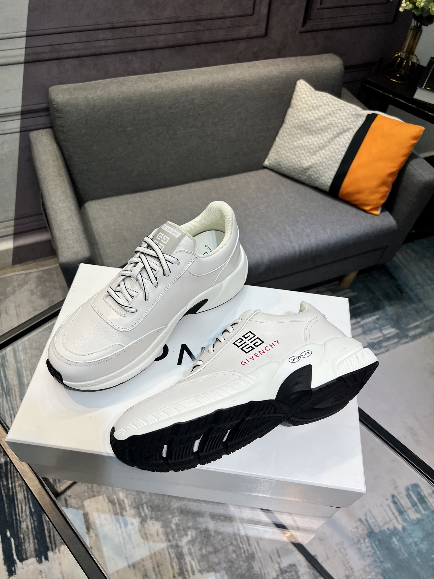 G I V E N C H Y Men's White Leather Sneakers, Sizes 39-44 26 i1742486011247 3428 0 2