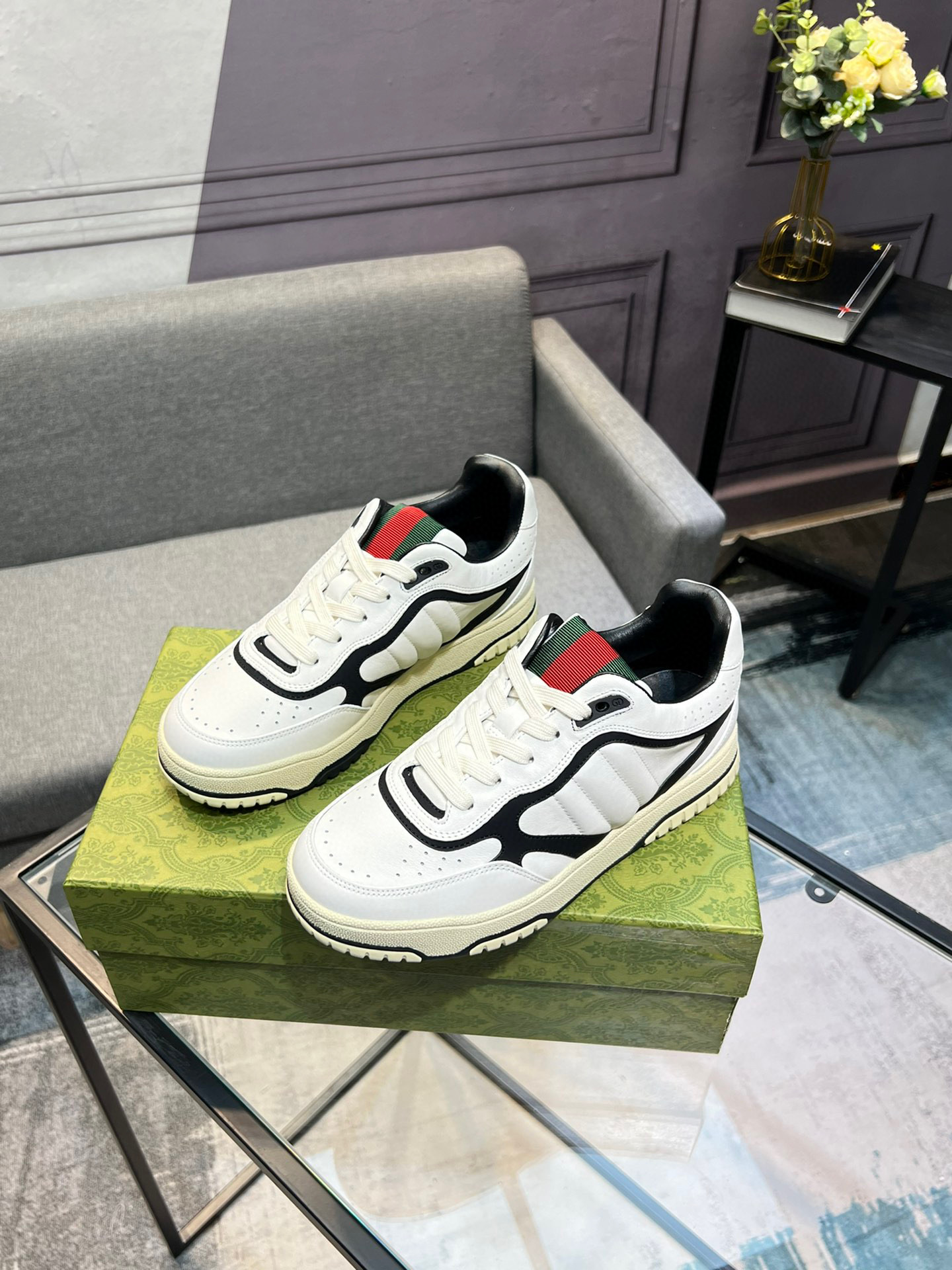 Gucci Men's and Women's White Leather Basketball Sneakers with Interlocking G 3 i1742650810351 7565 0 1