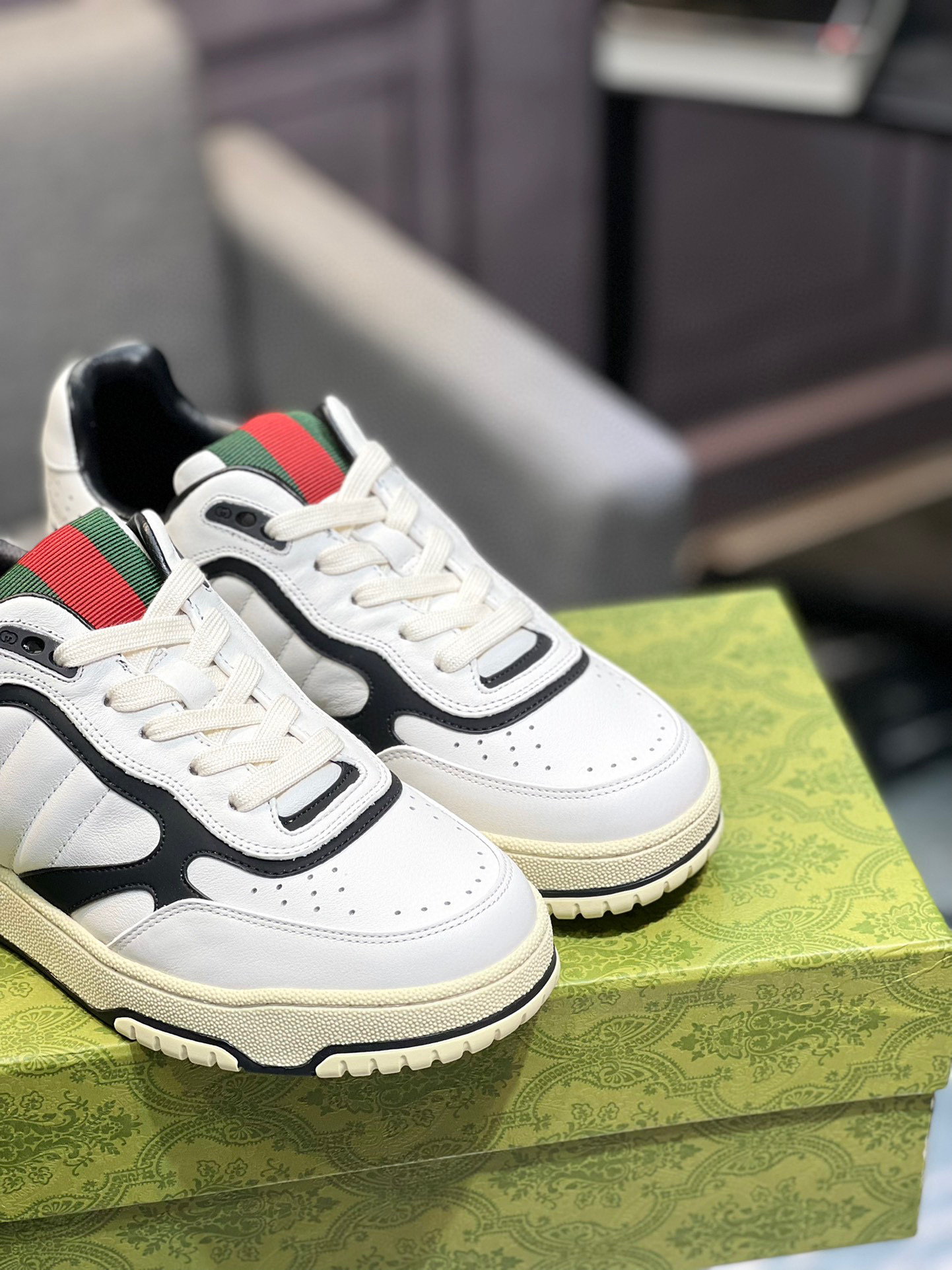 Gucci Men's and Women's White Leather Basketball Sneakers with Interlocking G 9 i1742650813087 5467 0 7