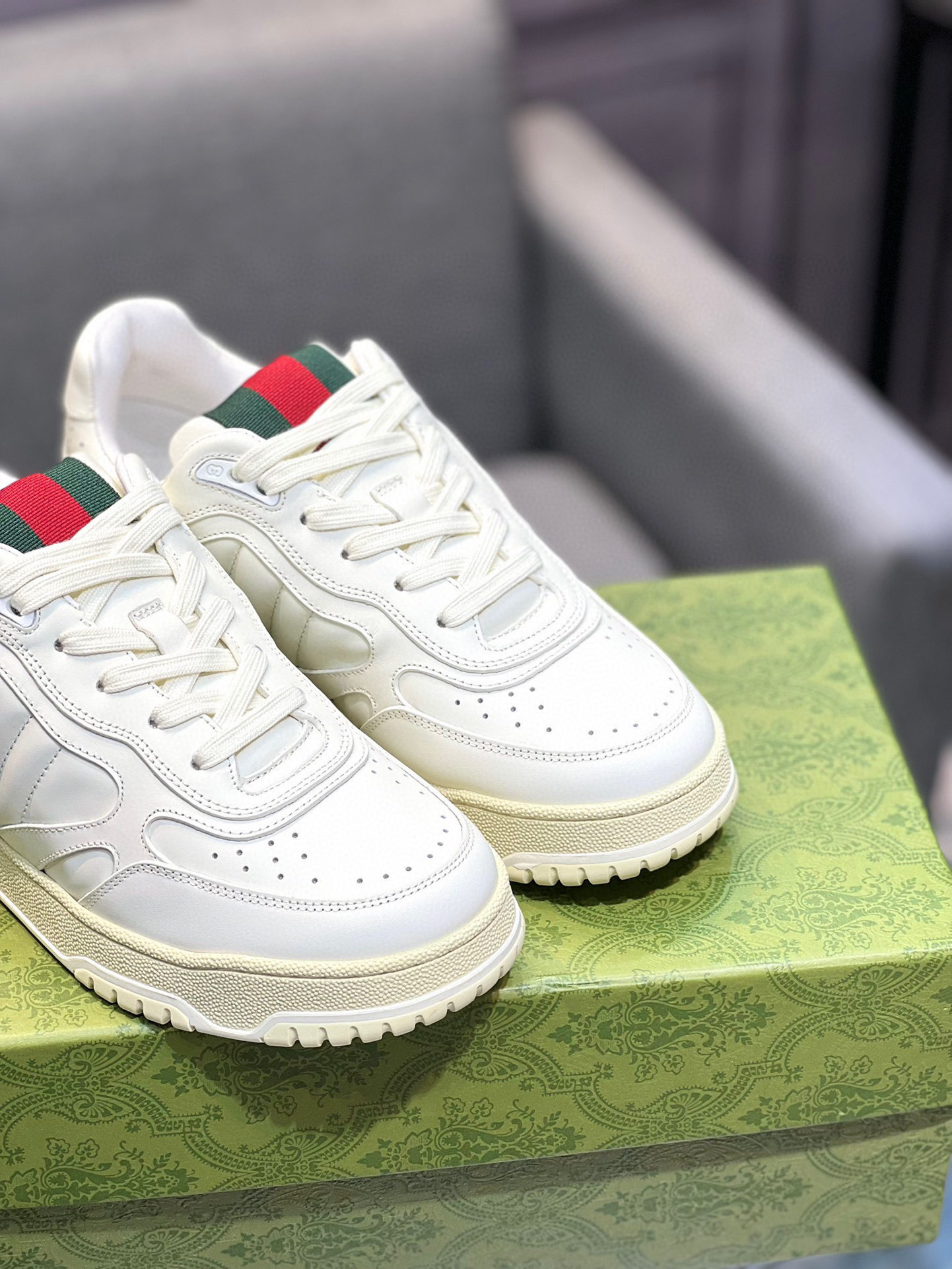 Gucci Basketball Style Sneakers with Interlocking G Detail - White Leather 9 i1742650836467 2915 0 9
