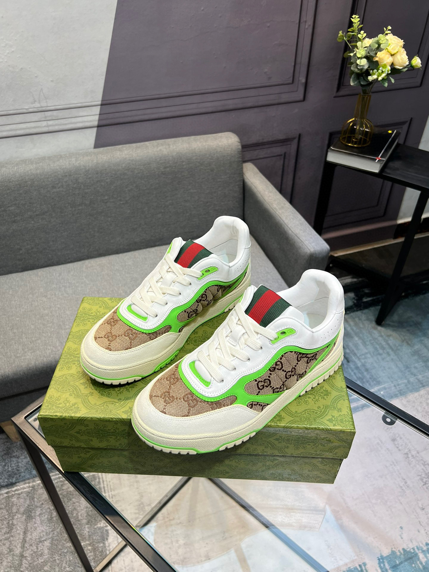 Gucci Basketball Style Sneakers with Interlocking G and Vintage Effect 25 i1742650836648 8084 0 1
