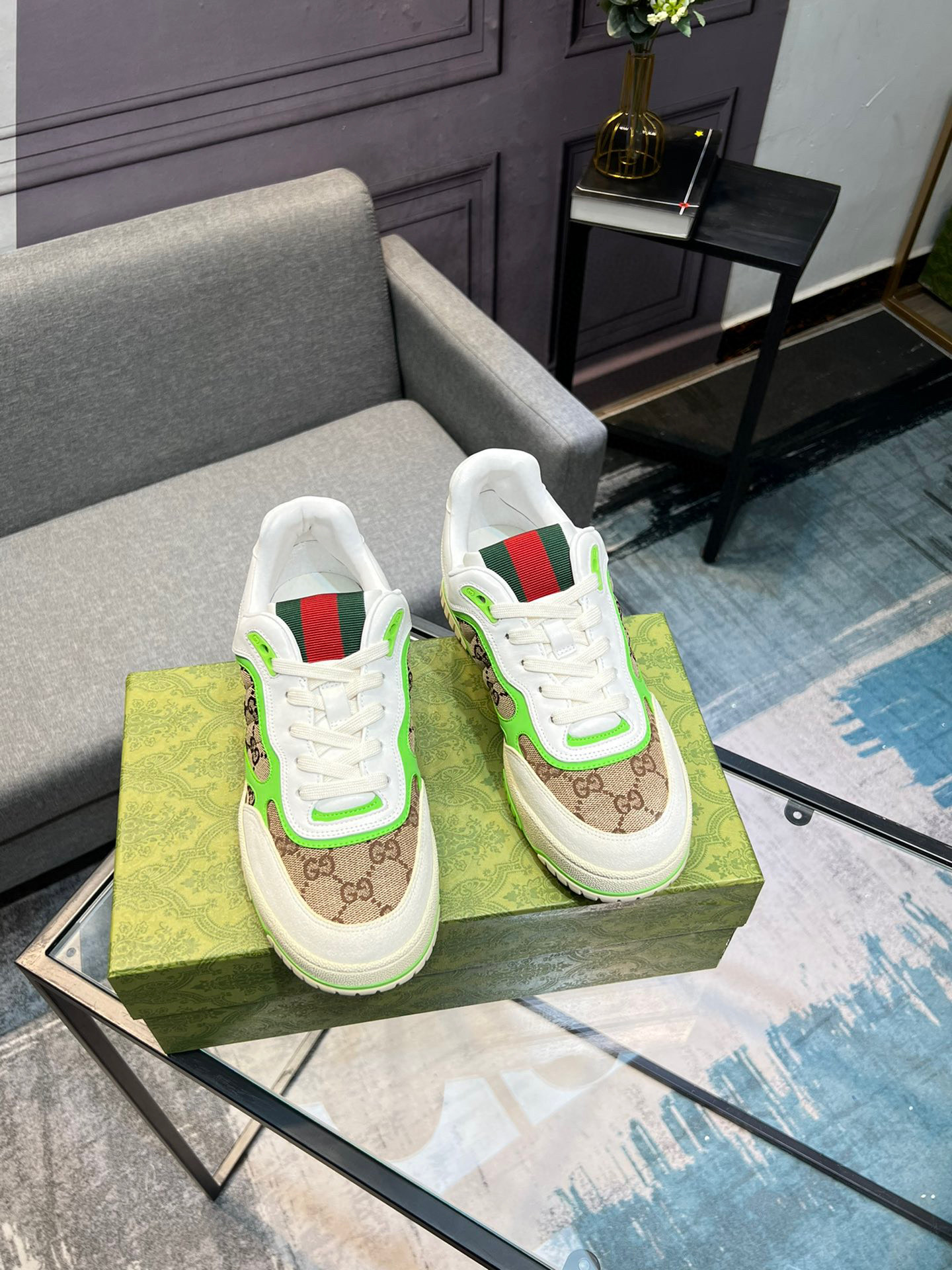 Gucci Basketball Style Sneakers with Interlocking G and Vintage Effect 27 i1742650836656 949 0 3