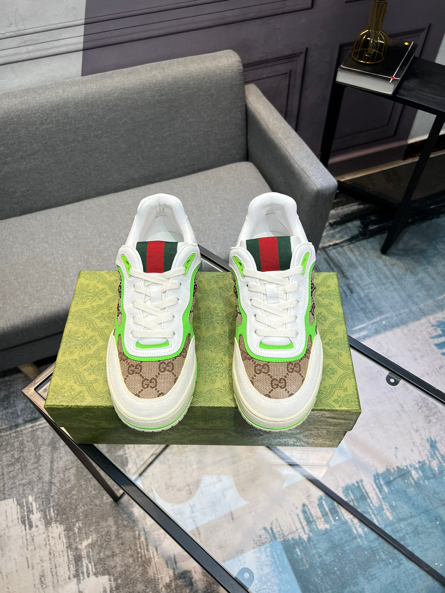 Gucci Basketball Style Sneakers with Interlocking G and Vintage Effect 24 i1742650838183 3265 0 0