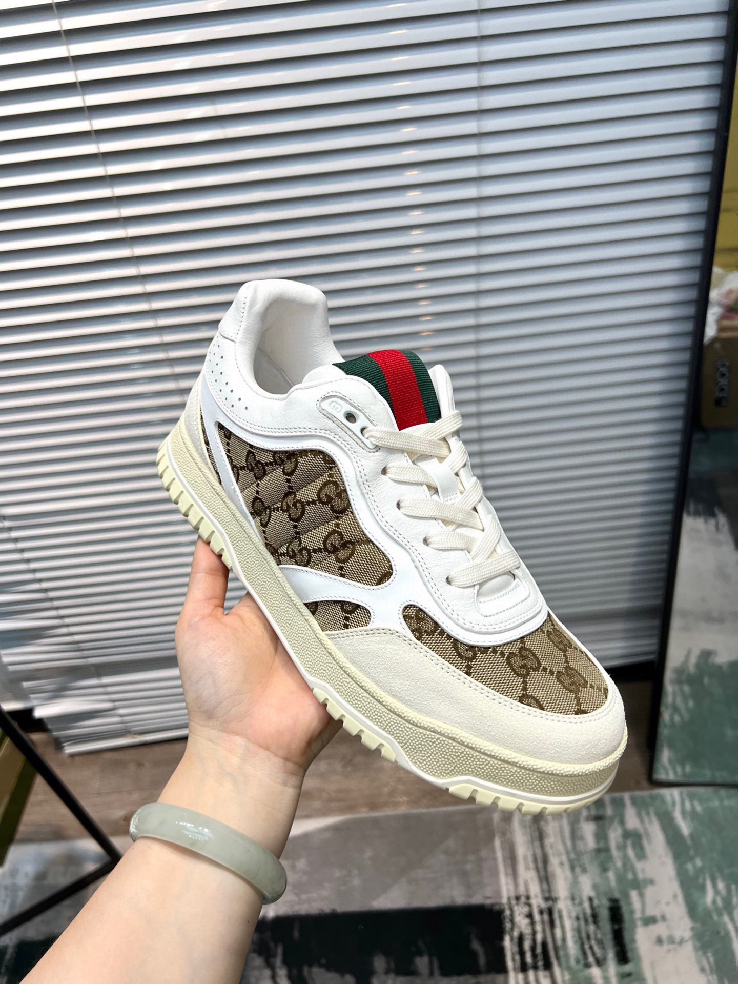 Gucci Basket Sneakers Couple Series Basketball Style with Interlocking G Detail 28 i1742650941518 5053 0 4