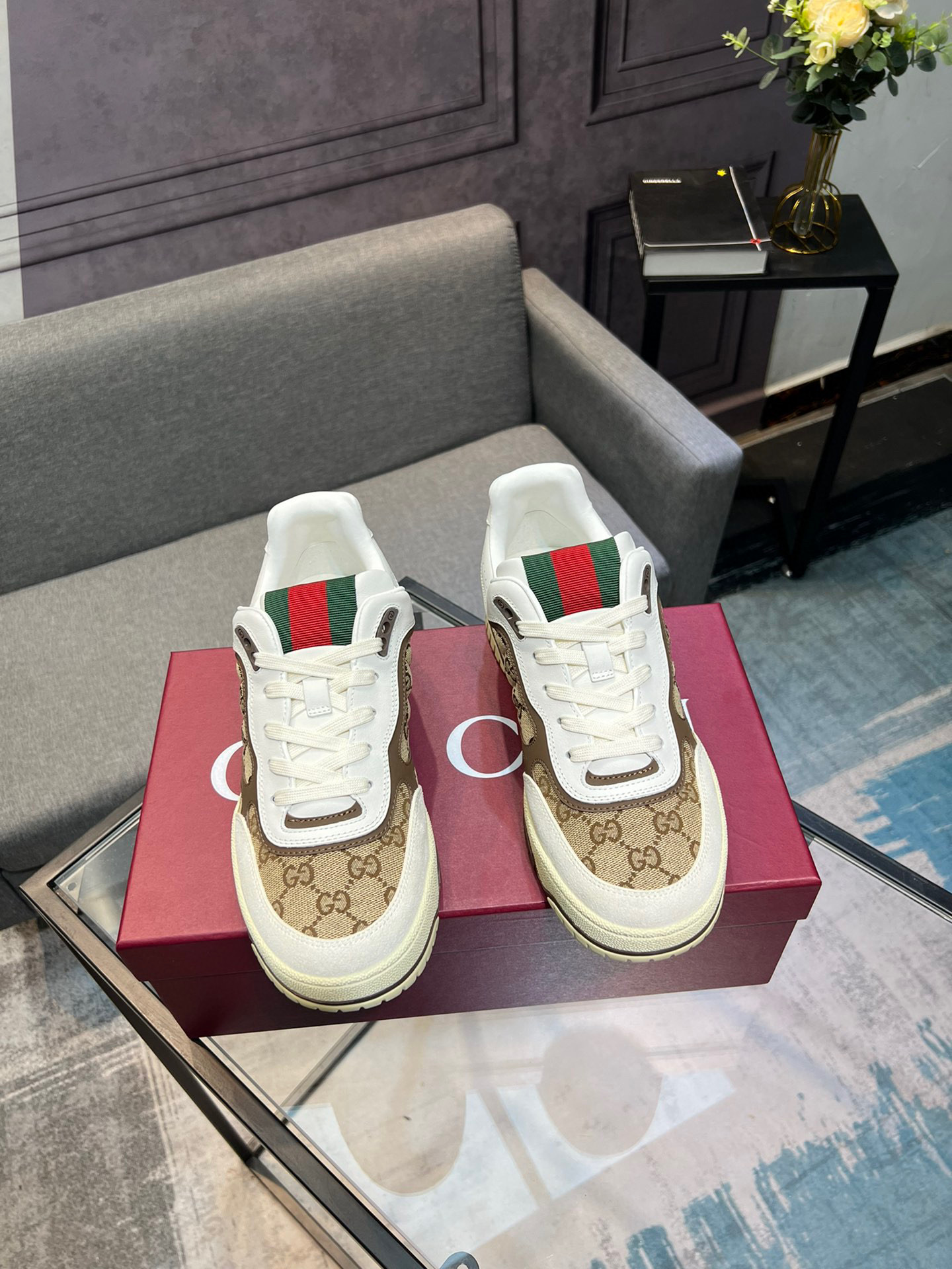 Gucci Basketball Style Sneakers with GG Motif and Aged Effect - Unisex Design 5 i1742651115260 4916 0 3