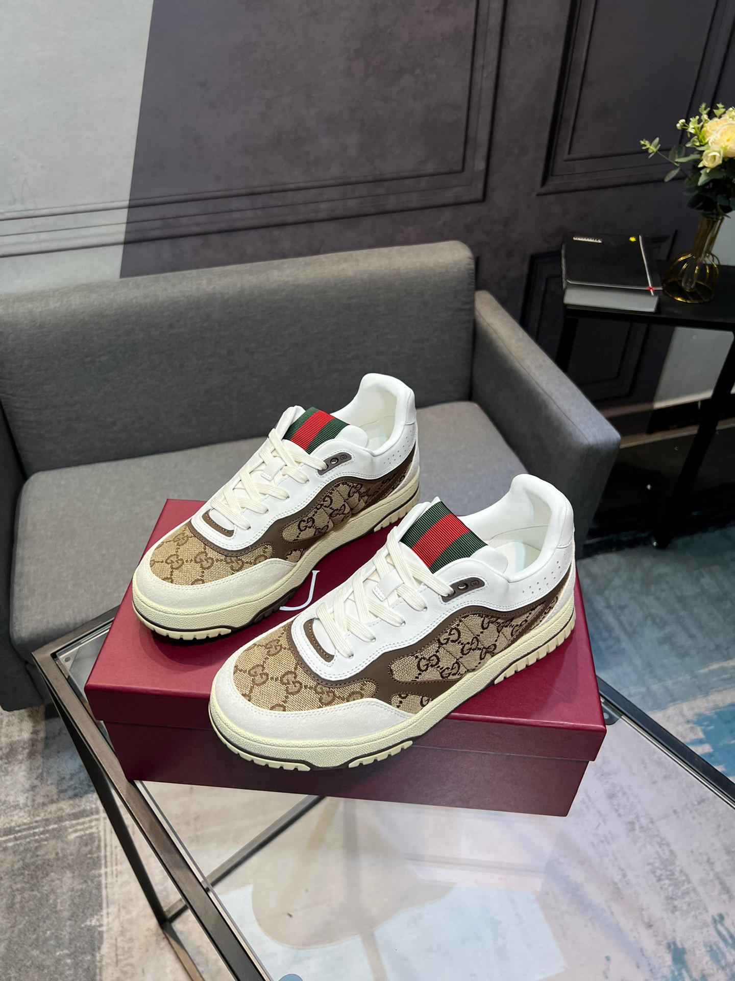 Gucci Basketball Style Sneakers with GG Motif and Aged Effect - Unisex Design 3 i1742651116246 1088 0 1