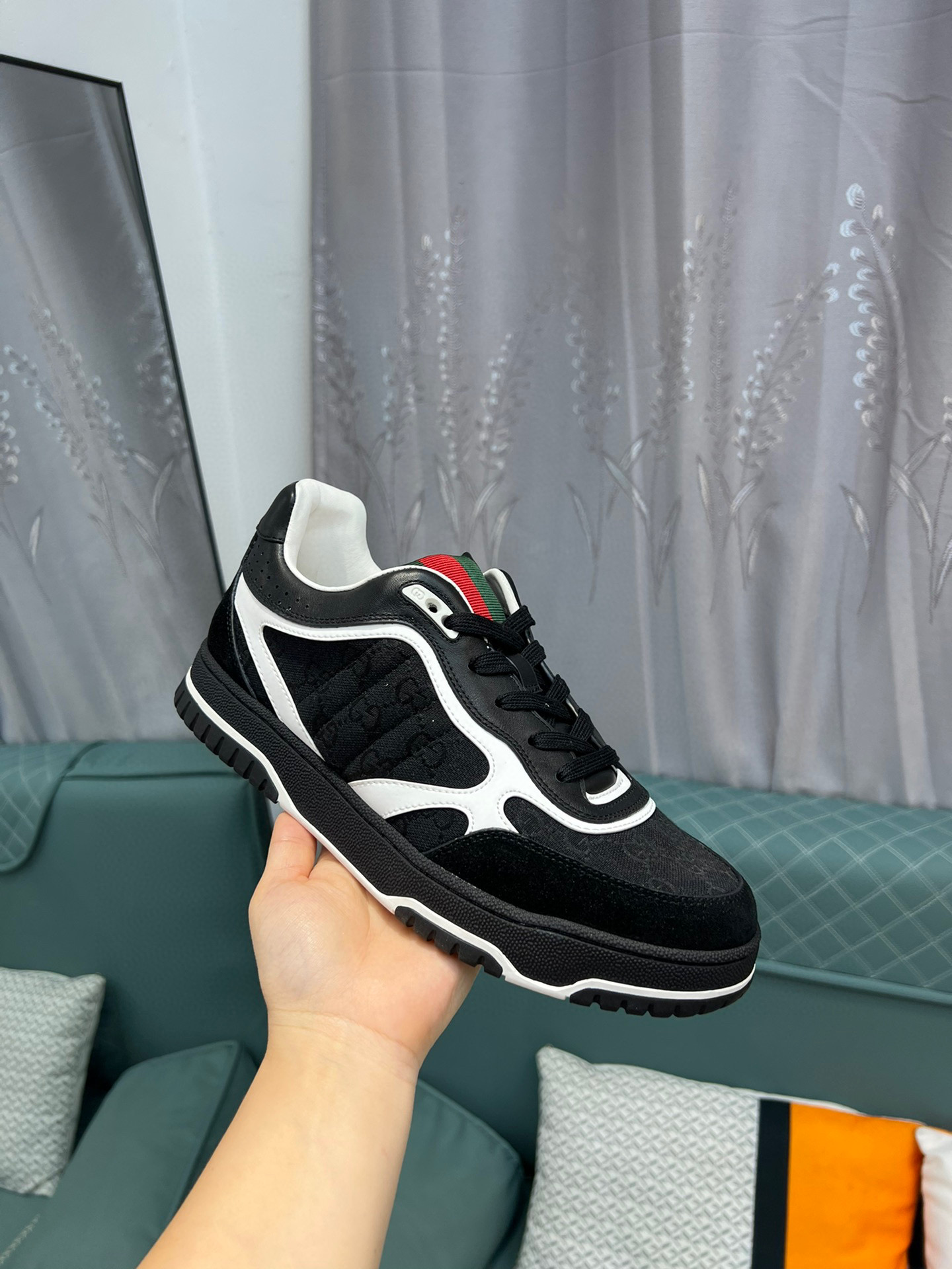 Gucci Men's and Women's Sneakers, Black Leather, Iconic Design, Sizes 38-46 28 i1742651132059 4181 0 4