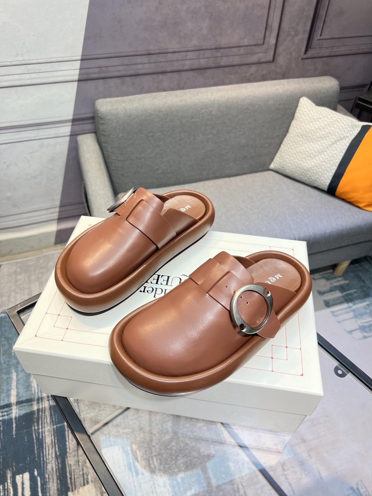 Alexander McQueen Arc Leather Slippers, Comfortable and Stylish, Sizes 35-44 3 i1743434908742 8363 0 1