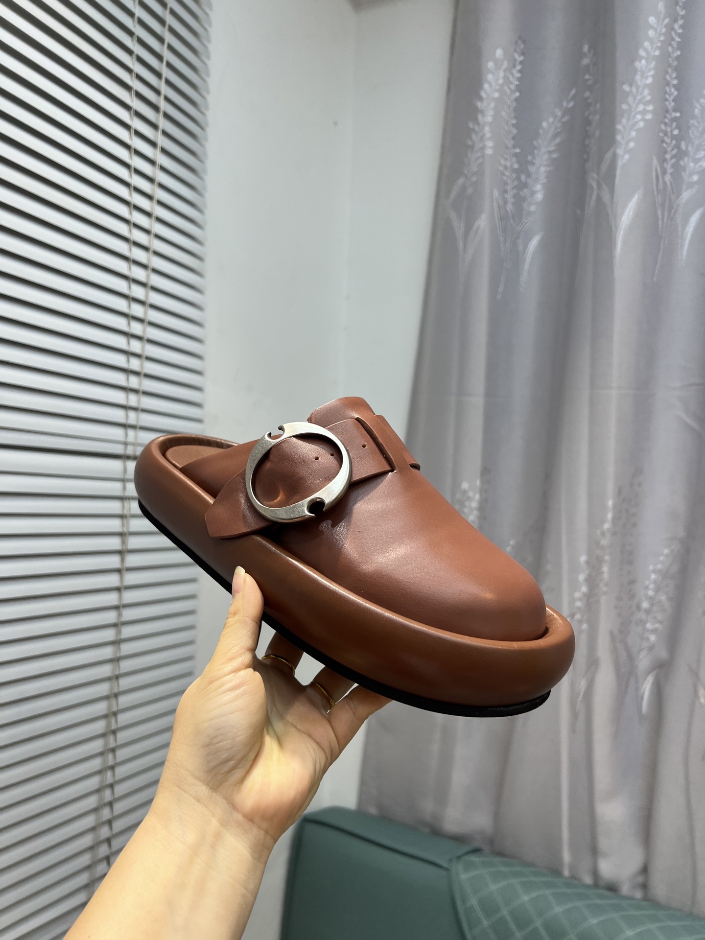 Alexander McQueen Arc Leather Slippers, Comfortable and Stylish, Sizes 35-44 6 i1743434909813 2133 0 4