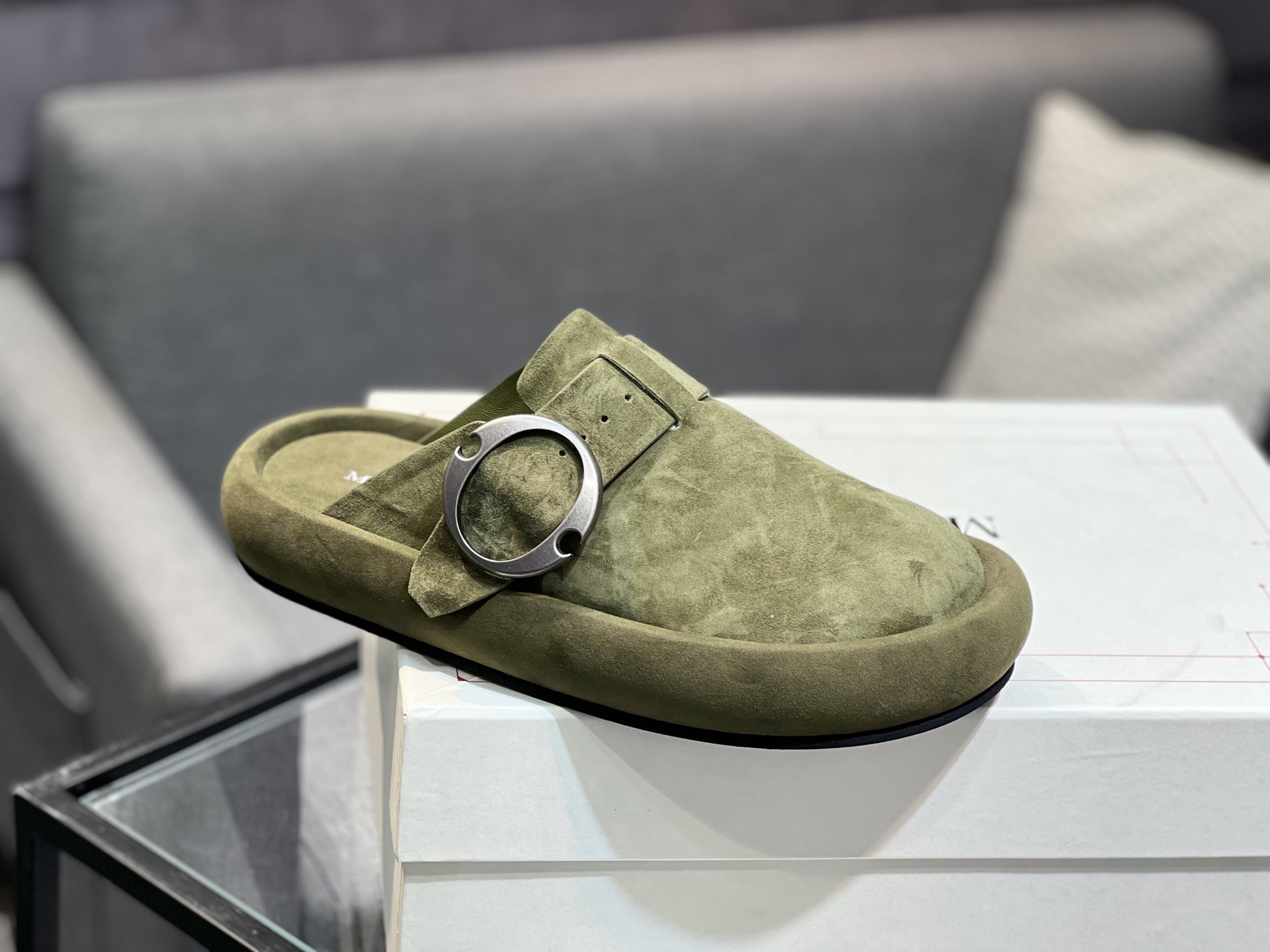 Alexander McQueen Arc Couple Slippers - Comfortable & Stylish for Home & Travel 10 i1743434951529 196 0 8