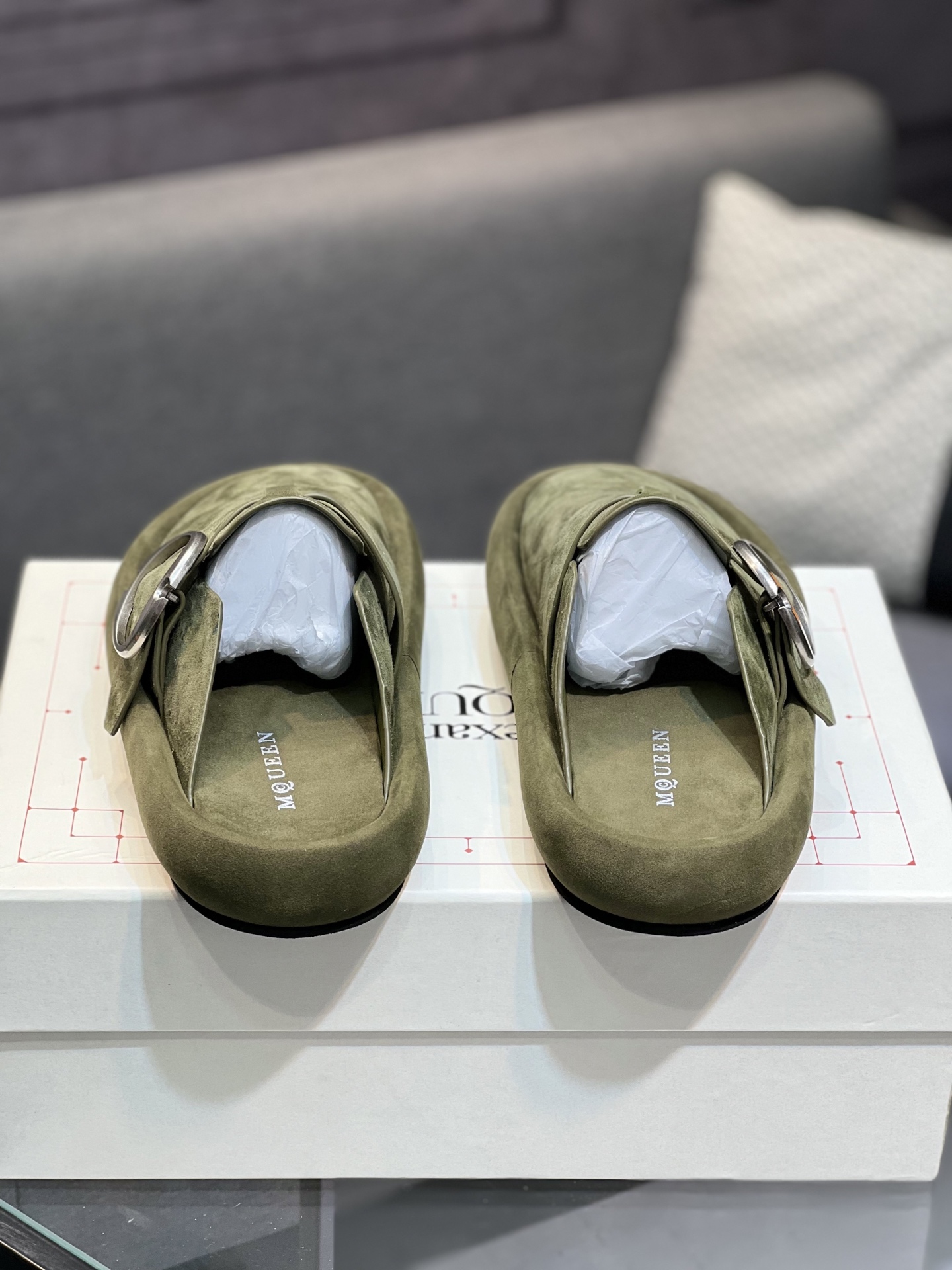 Alexander McQueen Arc Couple Slippers - Comfortable & Stylish for Home & Travel 8 i1743434951552 9638 0 6