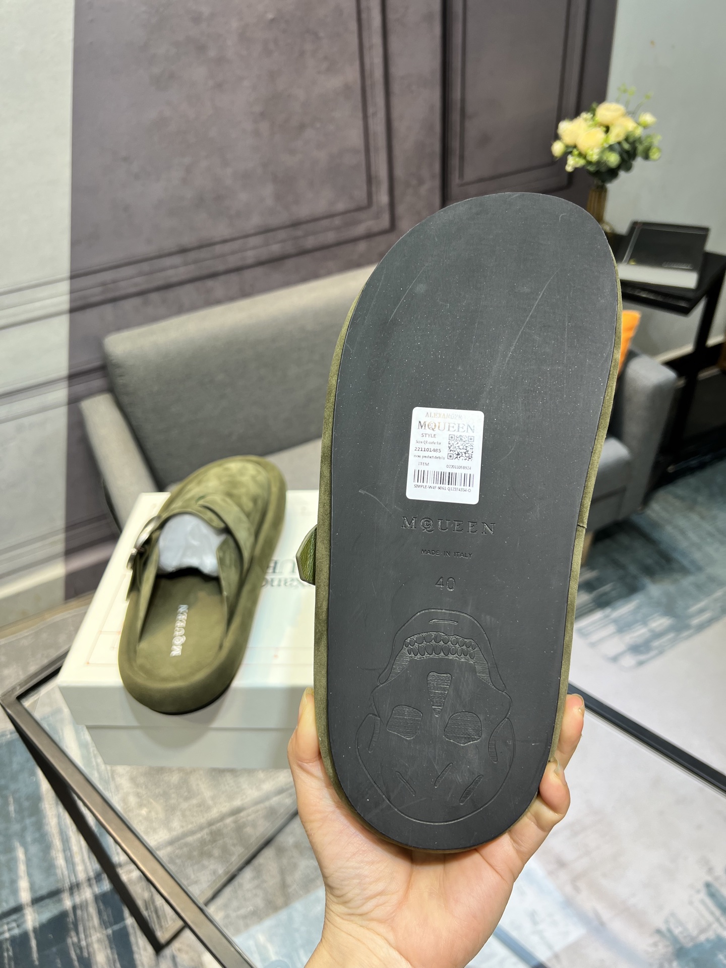 Alexander McQueen Arc Couple Slippers - Comfortable & Stylish for Home & Travel 7 i1743434952726 9536 0 5