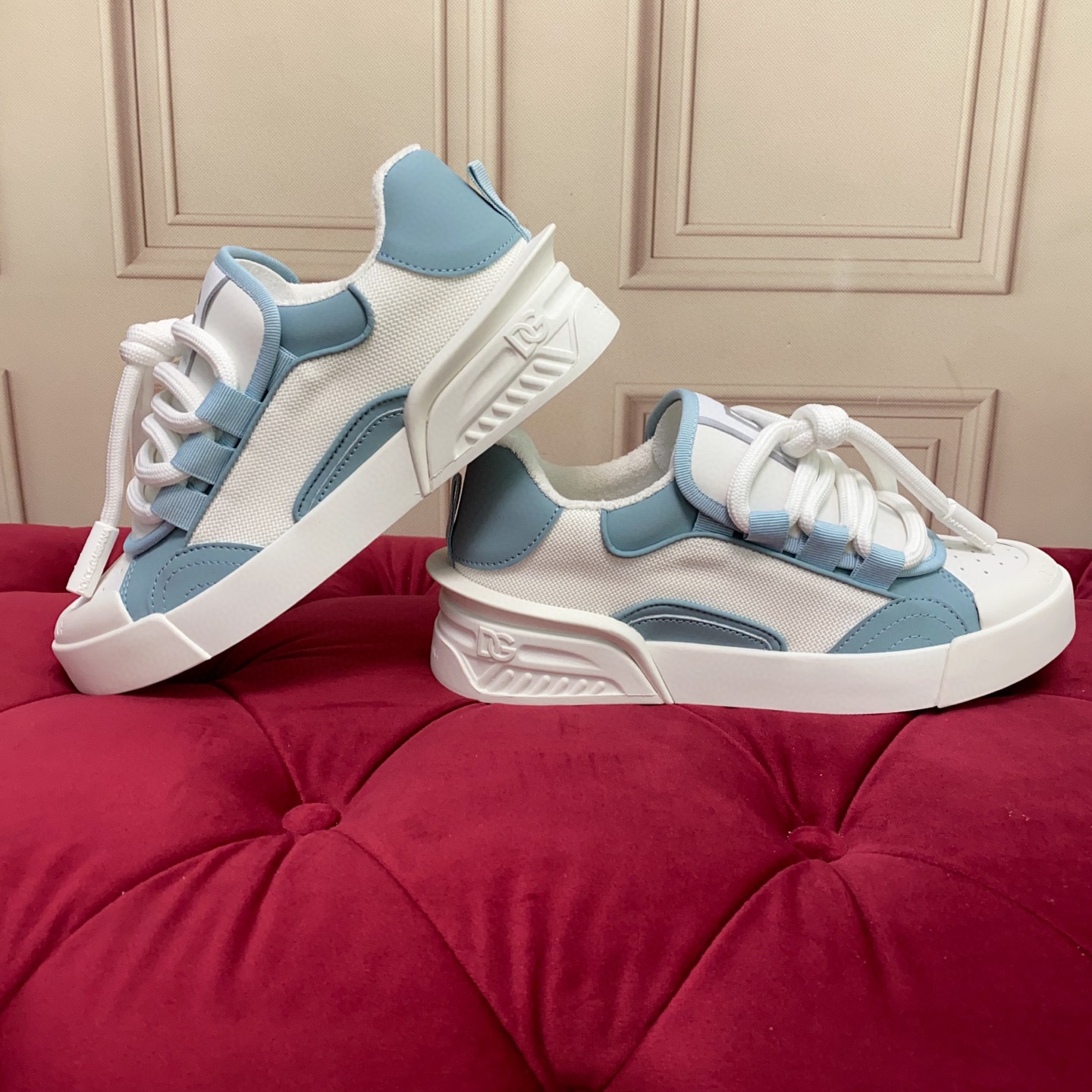 Dolce & Gabbana 2025 Luxury Designer Sneakers, Fashionable Men's and Women's Shoes 7 i1743522761232 25 0 5