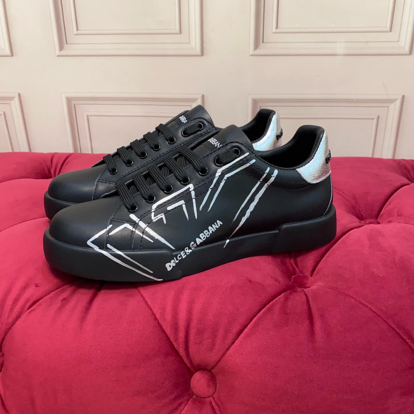 Dolce & Gabbana 2025 Leather Sneakers with Graphic Detail - Luxury Fashion Footwear 5 i1743522949451 7585 0 3