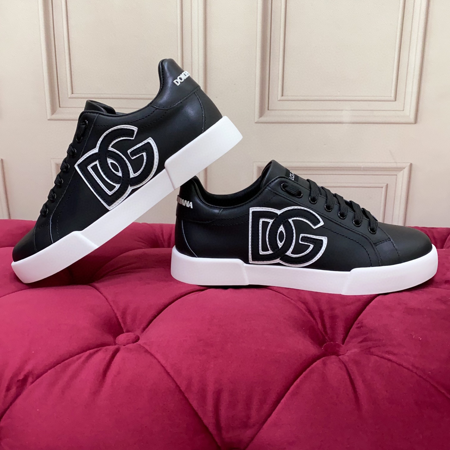 Dolce & Gabbana Leather Sneakers - Luxurious Designer Shoes for Men and Women 7 i1743523076207 591 0 5