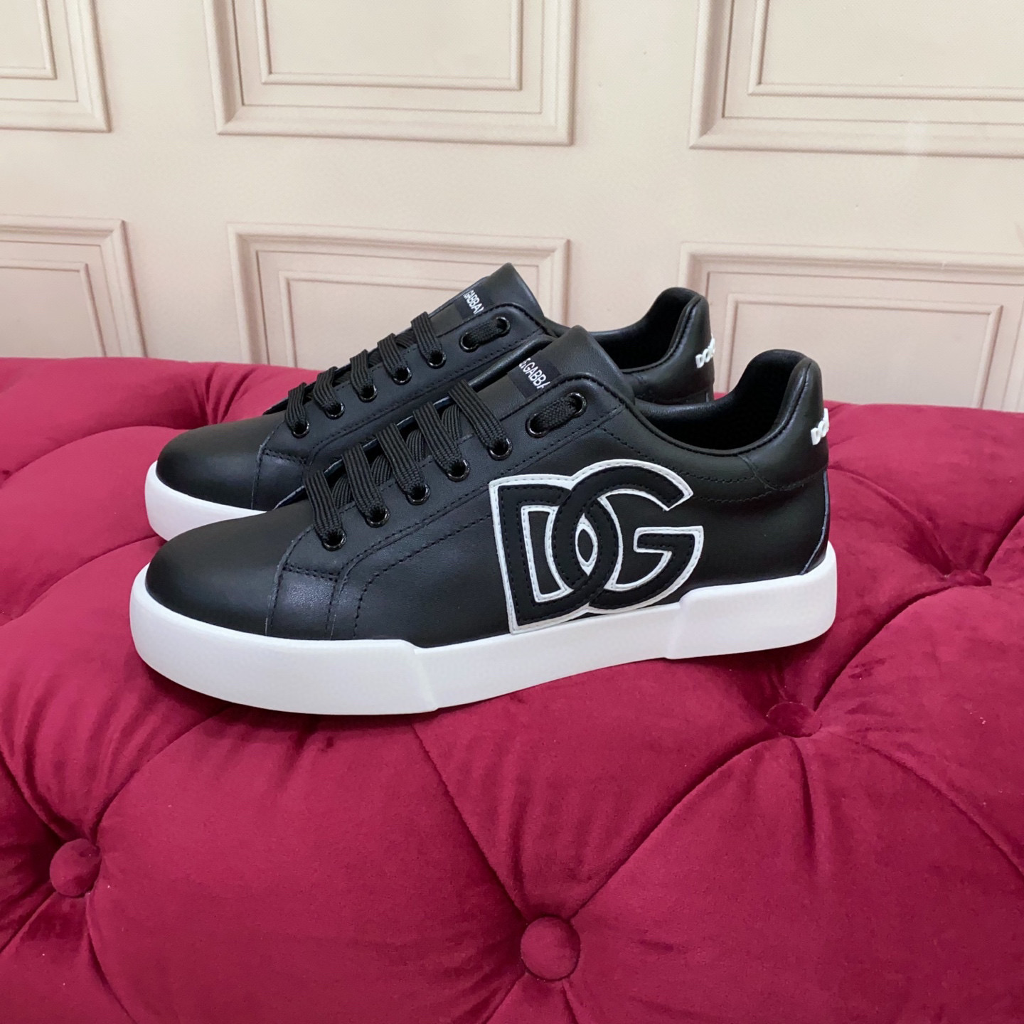 Dolce & Gabbana Leather Sneakers - Luxurious Designer Shoes for Men and Women 5 i1743523076704 8156 0 3