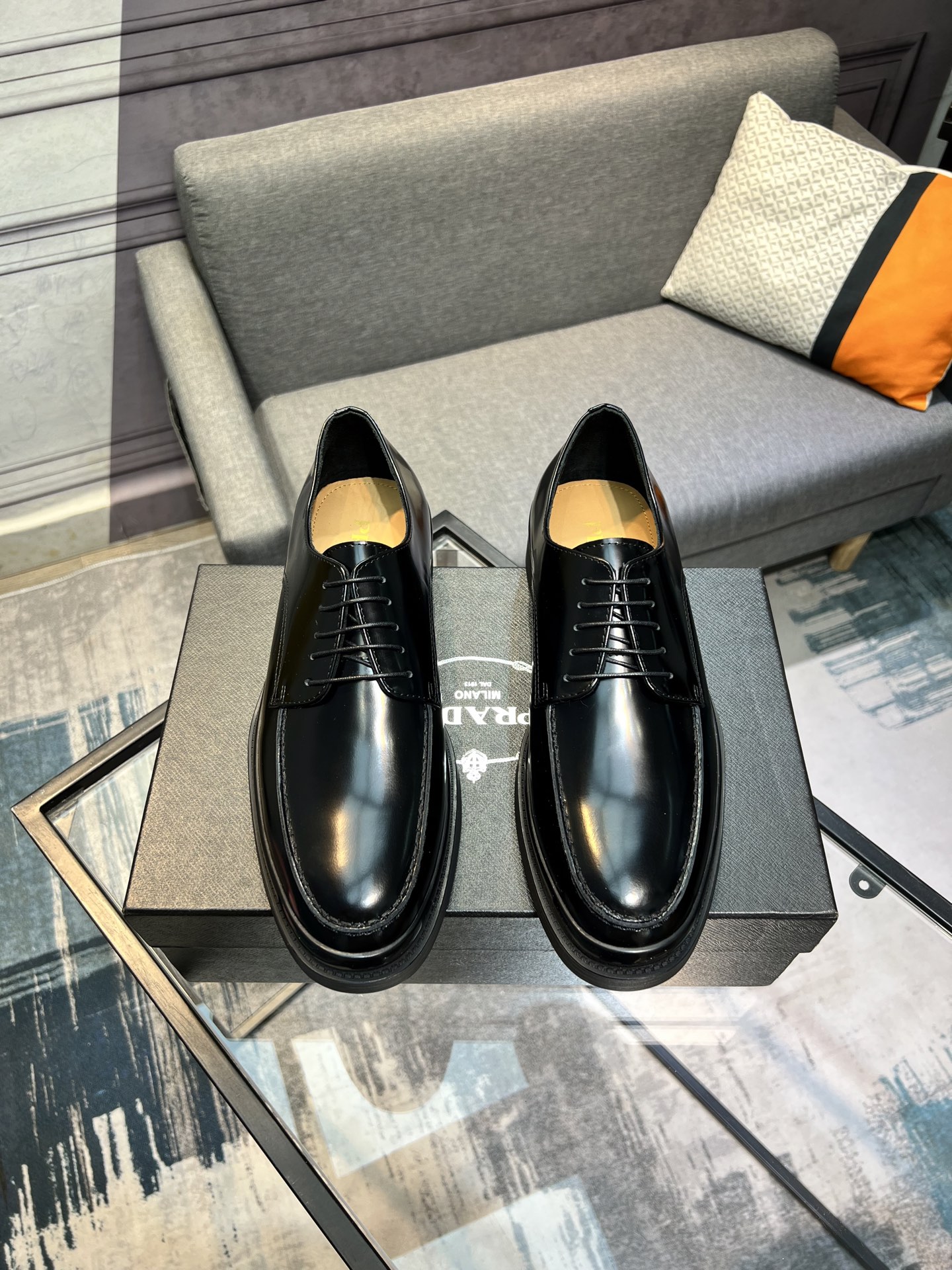 Prada Men's Polished Leather Lace-Up Shoes Oxford Style 1 Prada Men's Polished Leather Lace-Up Shoes Oxford Style