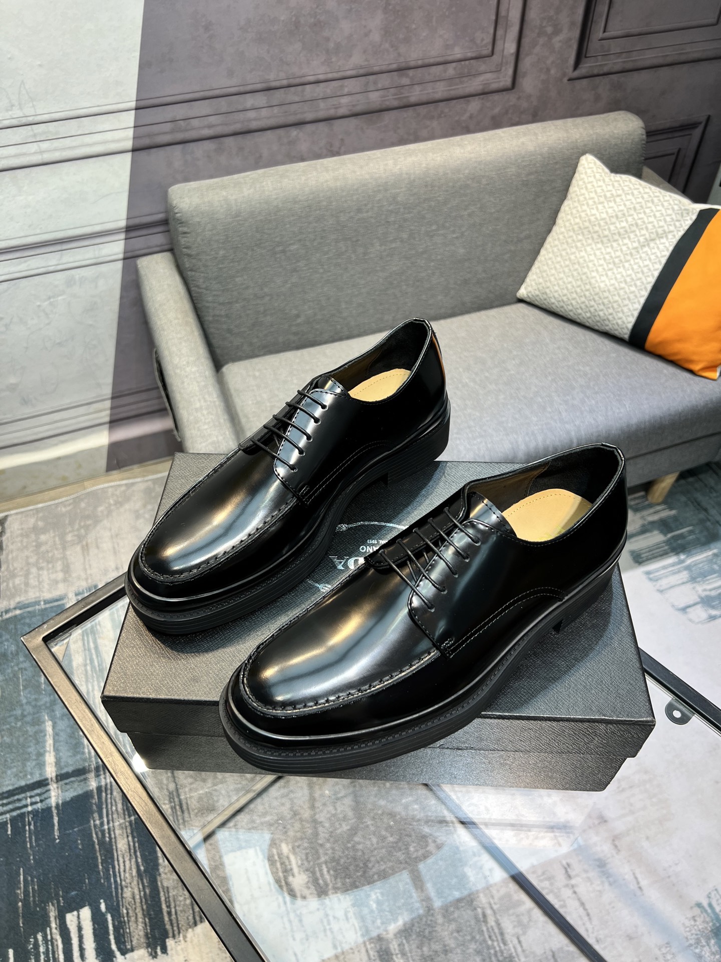Prada Men's Polished Leather Lace-Up Shoes Oxford Style 3 i1744644679577 9088 0 1
